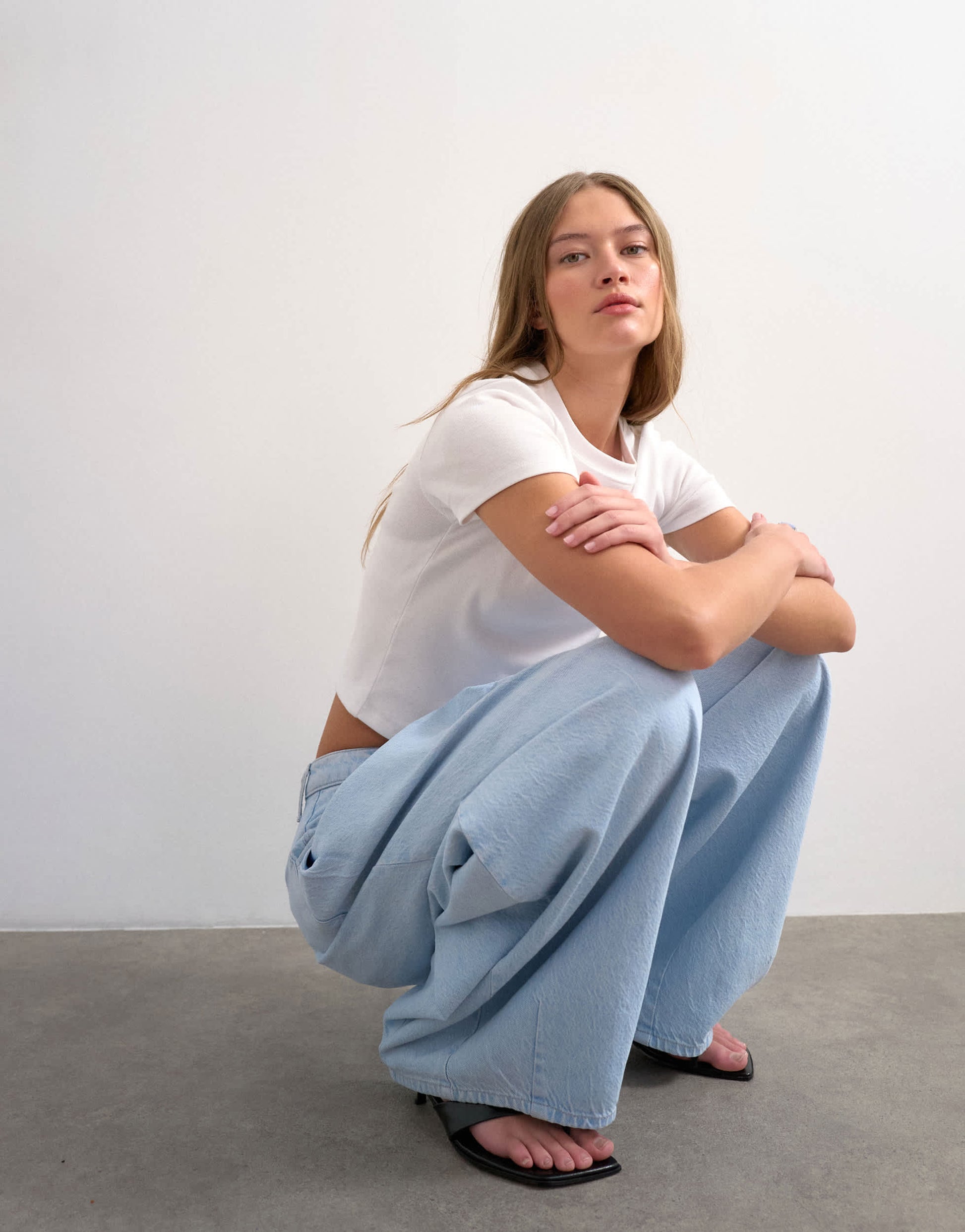 Topshop Cocoon mid rise barrel jean in super bleach