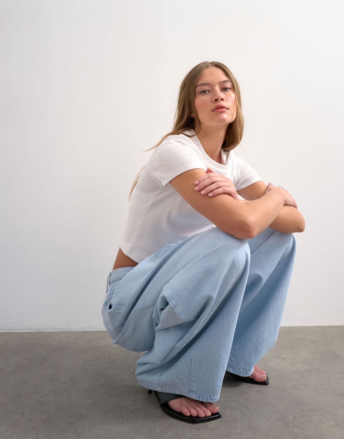 Topshop Cocoon mid rise barrel jean in super bleach