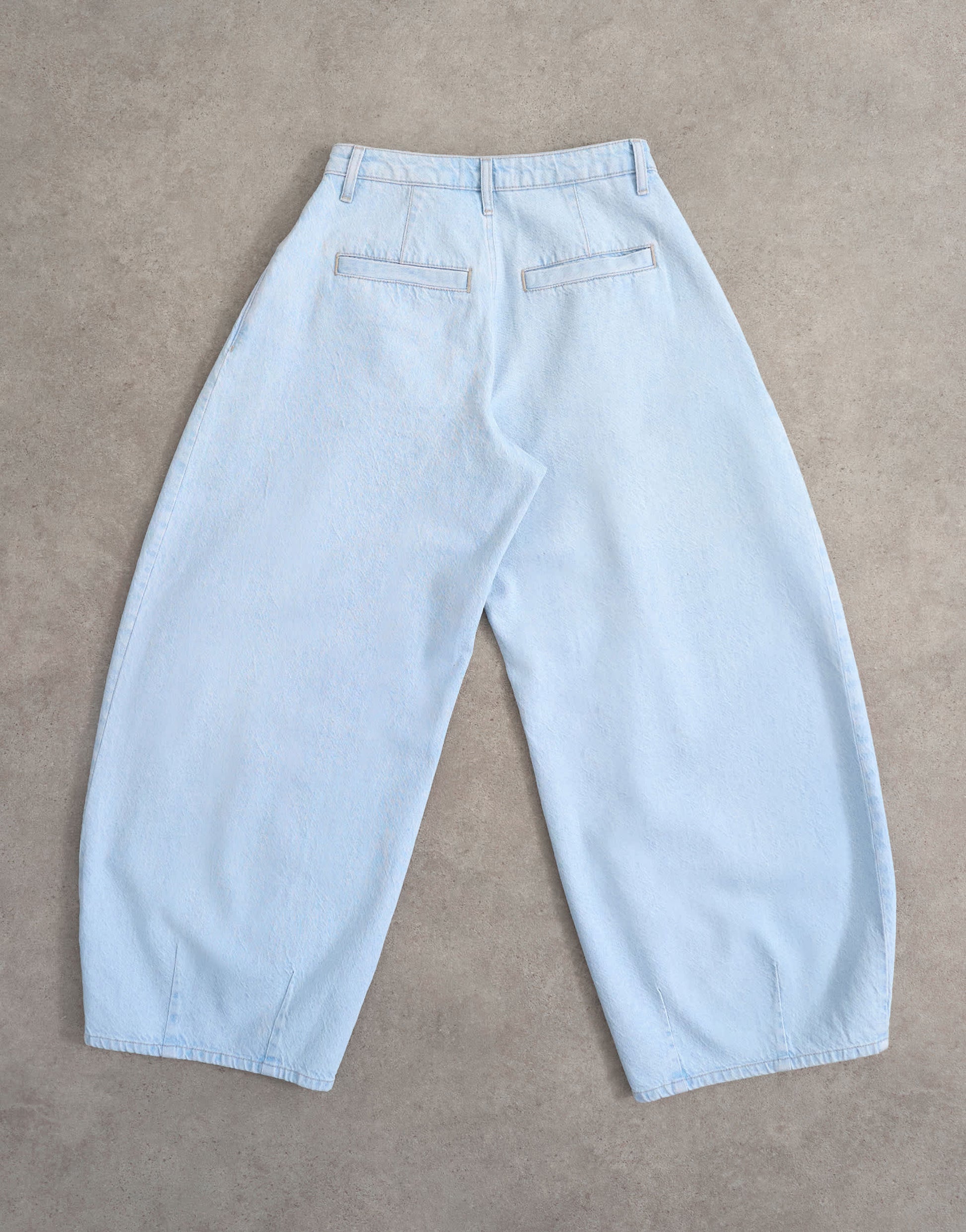 Topshop Cocoon mid rise barrel jean in super bleach