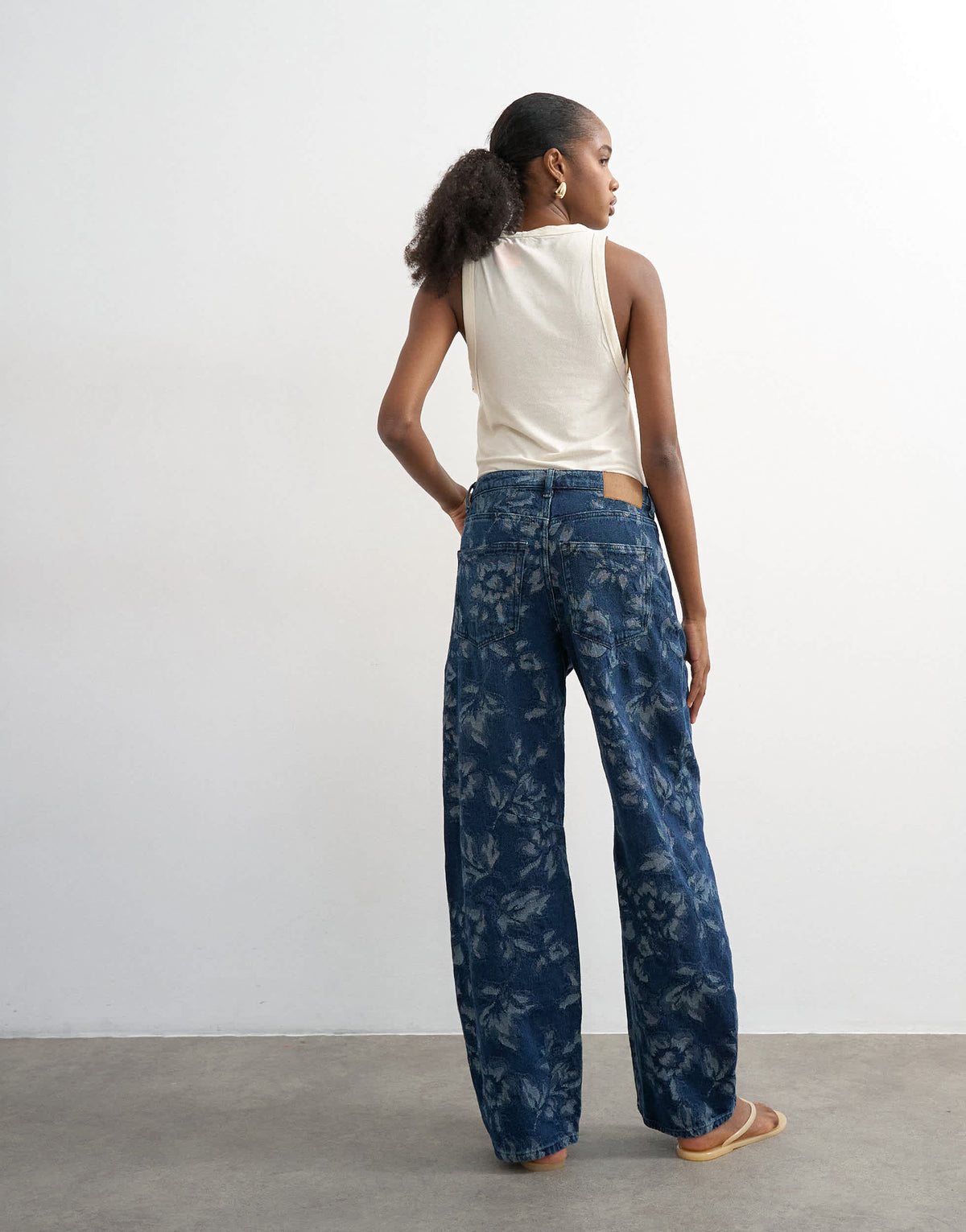 Topshop Barrel mid rise jean in jacquard floral