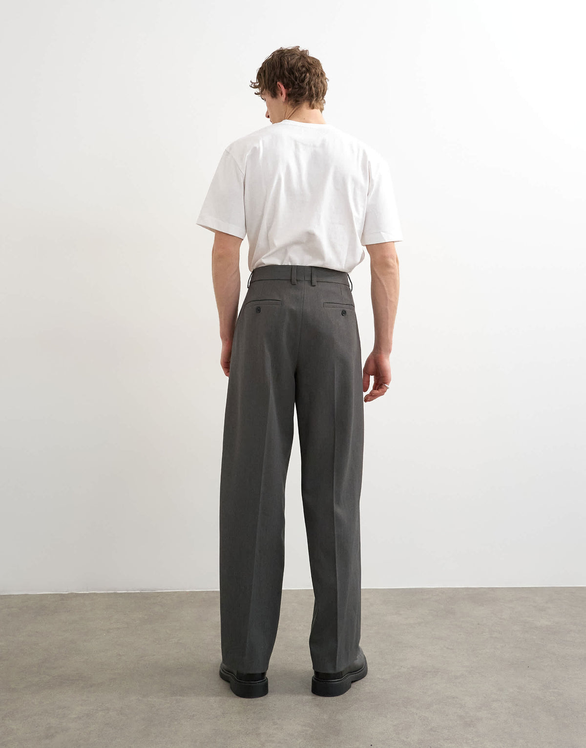 Topman wide leg triple pleated trouser in charcoal