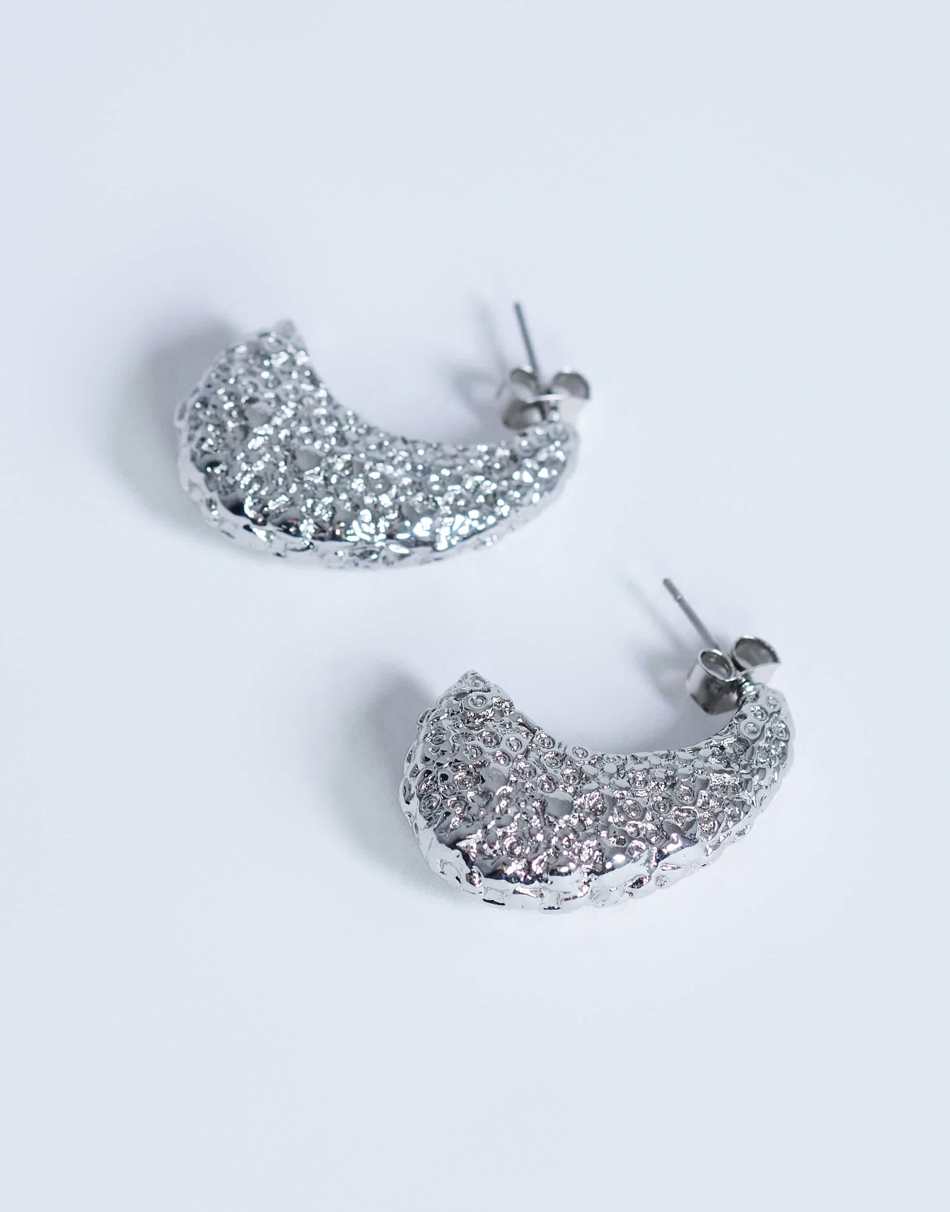 Topshop Camille strukturierte Ohrstecker in Silberoptik