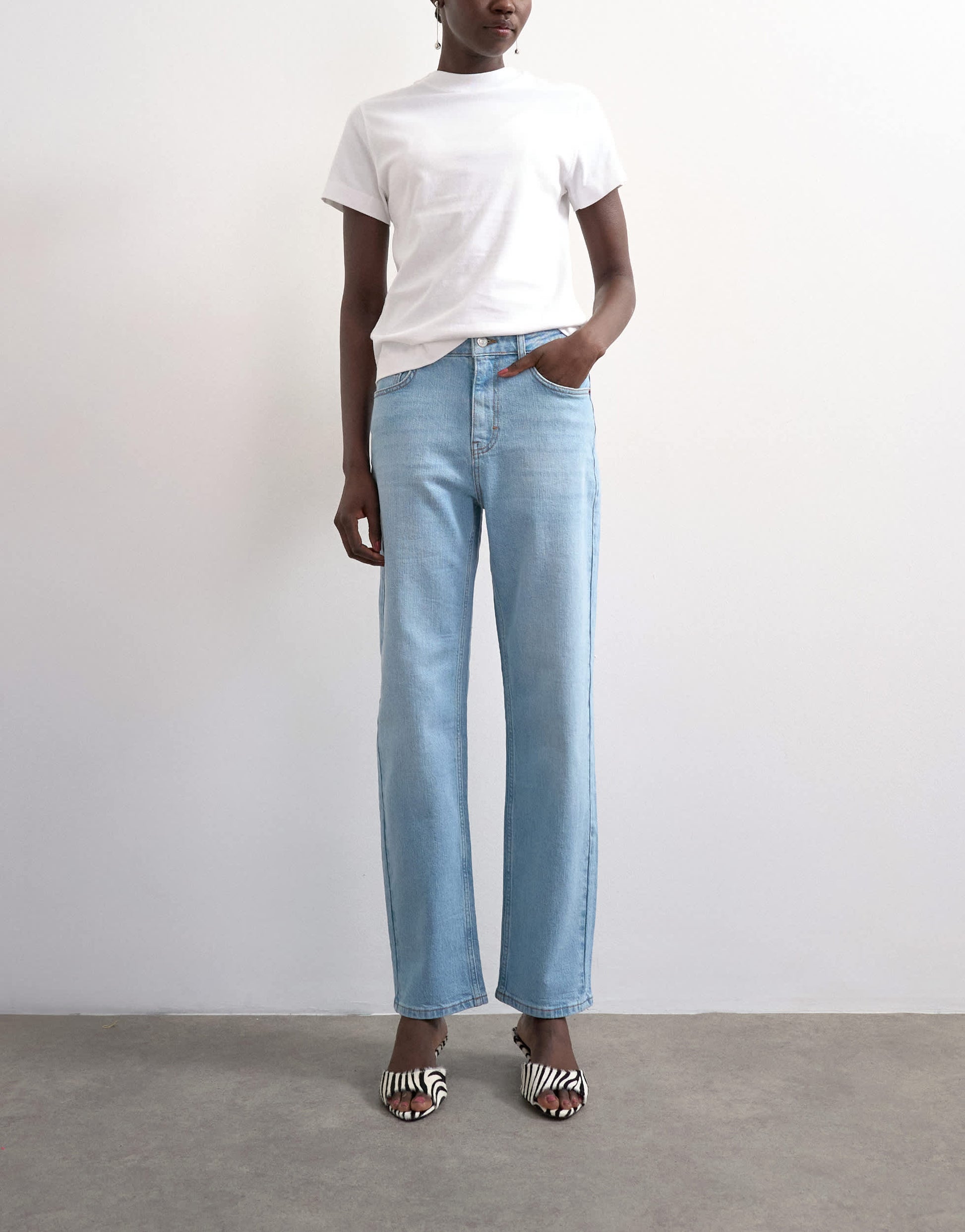 Topshop Orson mid rise comfort straight jean in light bleach