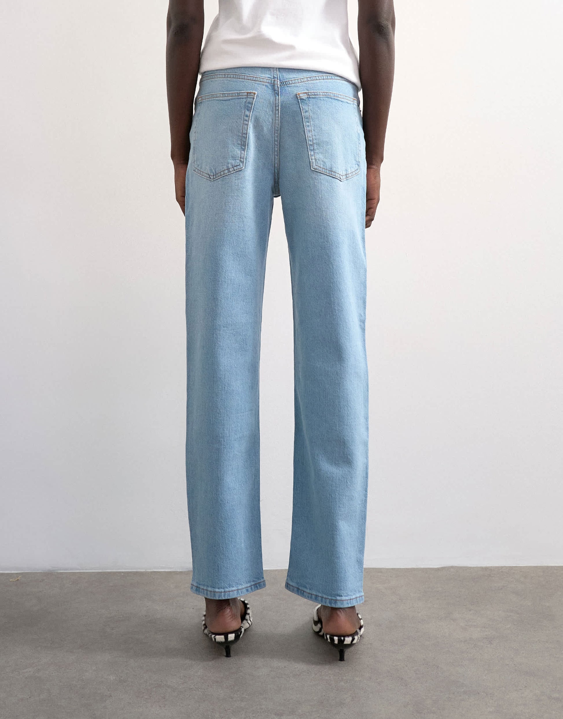 Topshop Orson mid rise comfort straight jean in light bleach