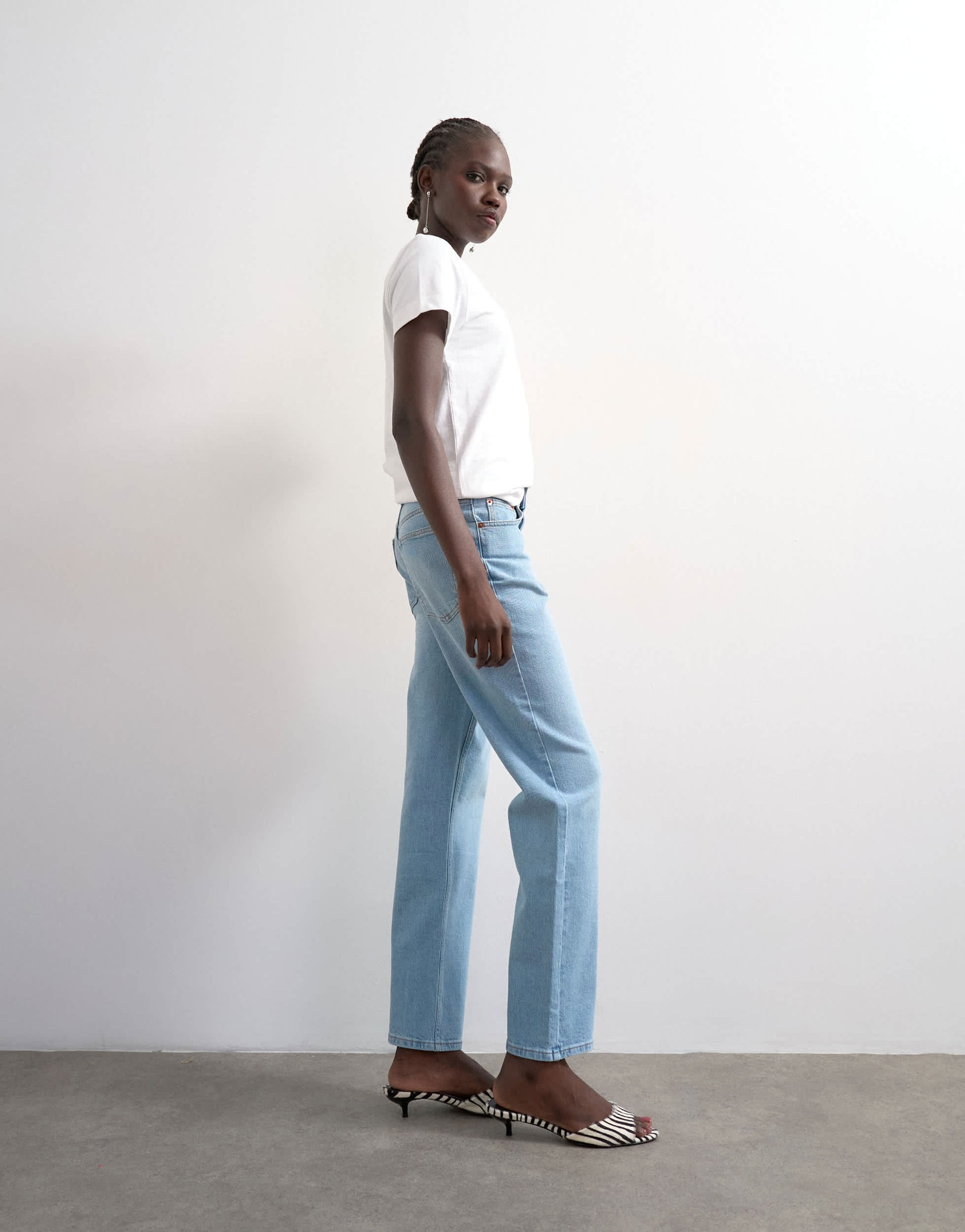 Topshop Orson mid rise comfort straight jean in light bleach