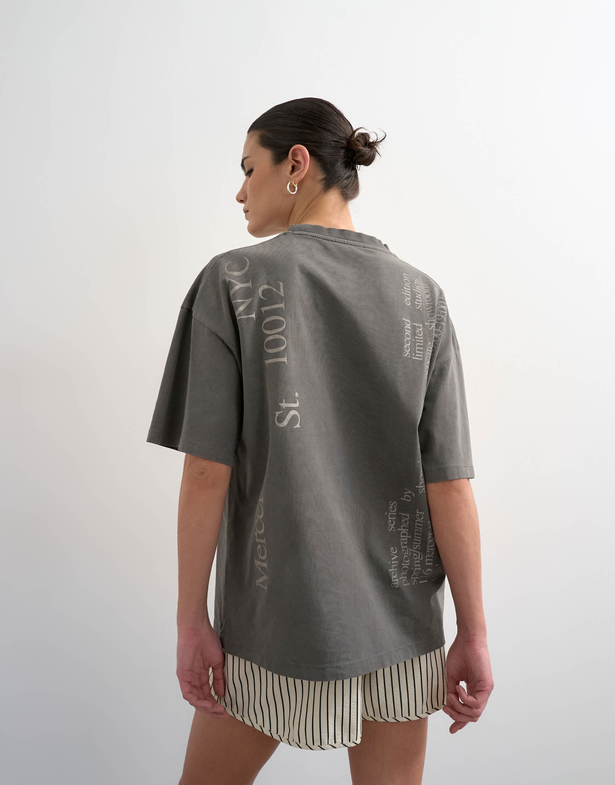 T-shirt Topshop à épaules tombantes et imprimé graphique Mercer, noir délavé