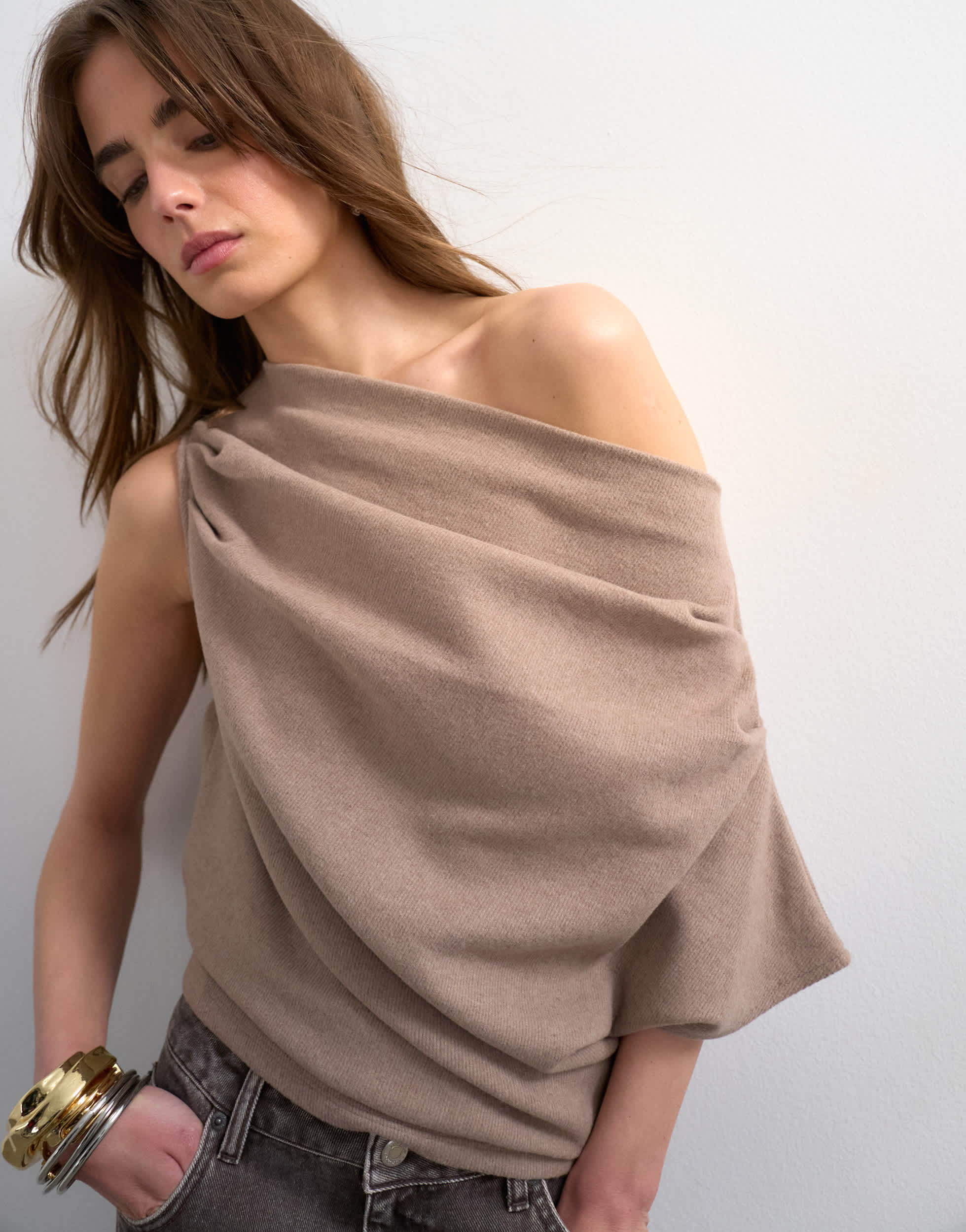 Topshop Soft-Touch-Top mit überschnittenen Schultern in Taupe