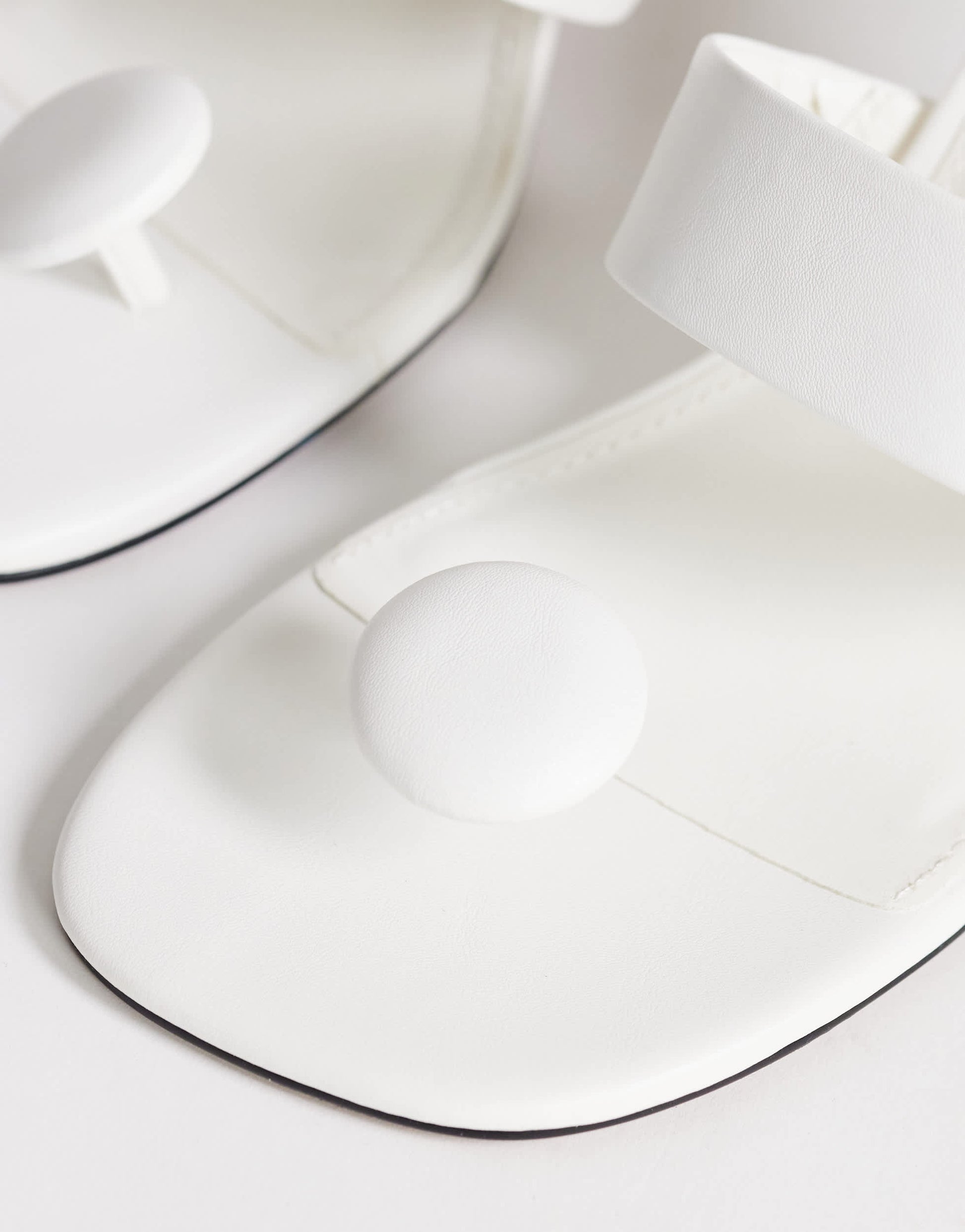 Topshop Natalie toe thong angular mid heel sandal in white