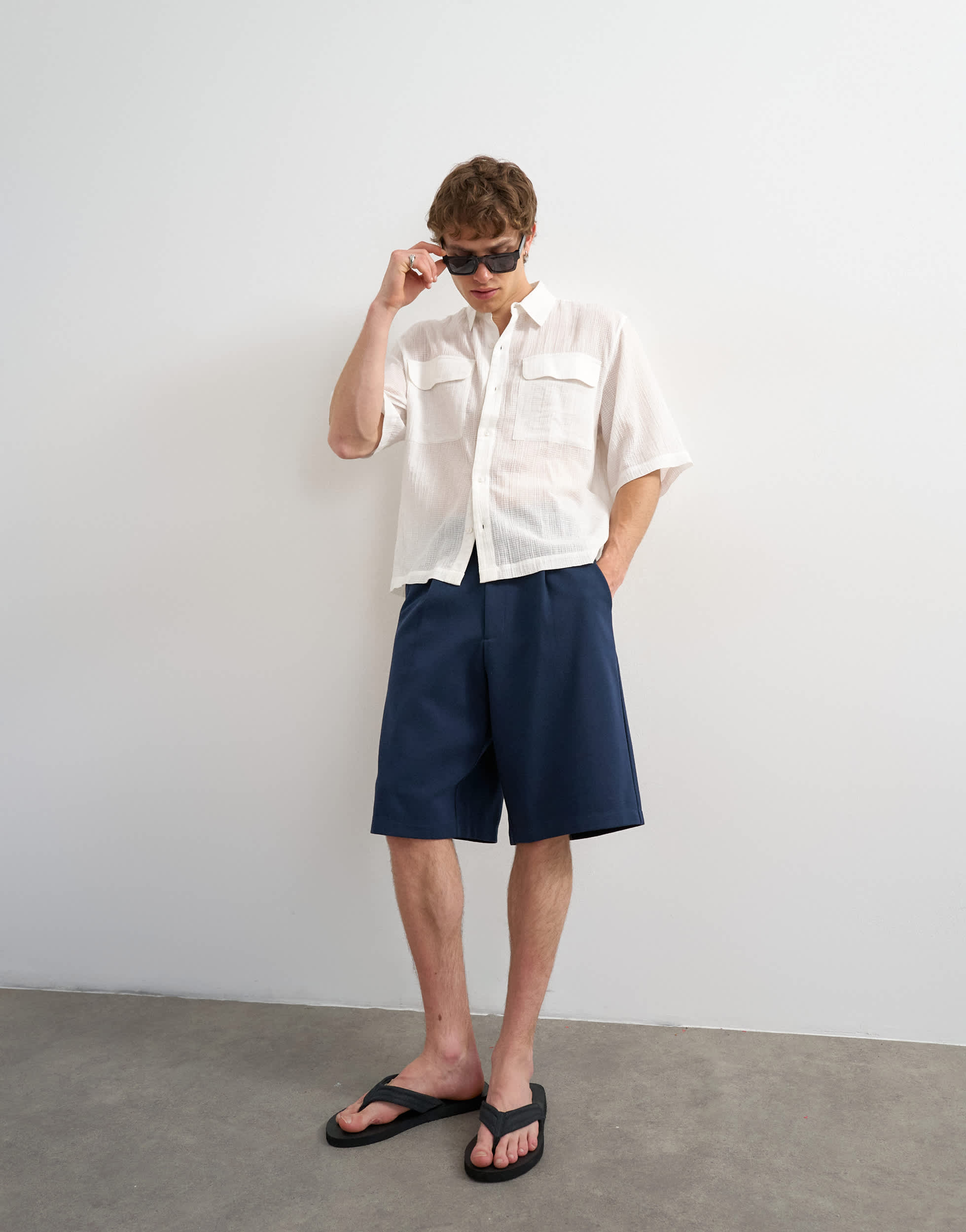 Topman weite, plissierte Shorts in Marineblau