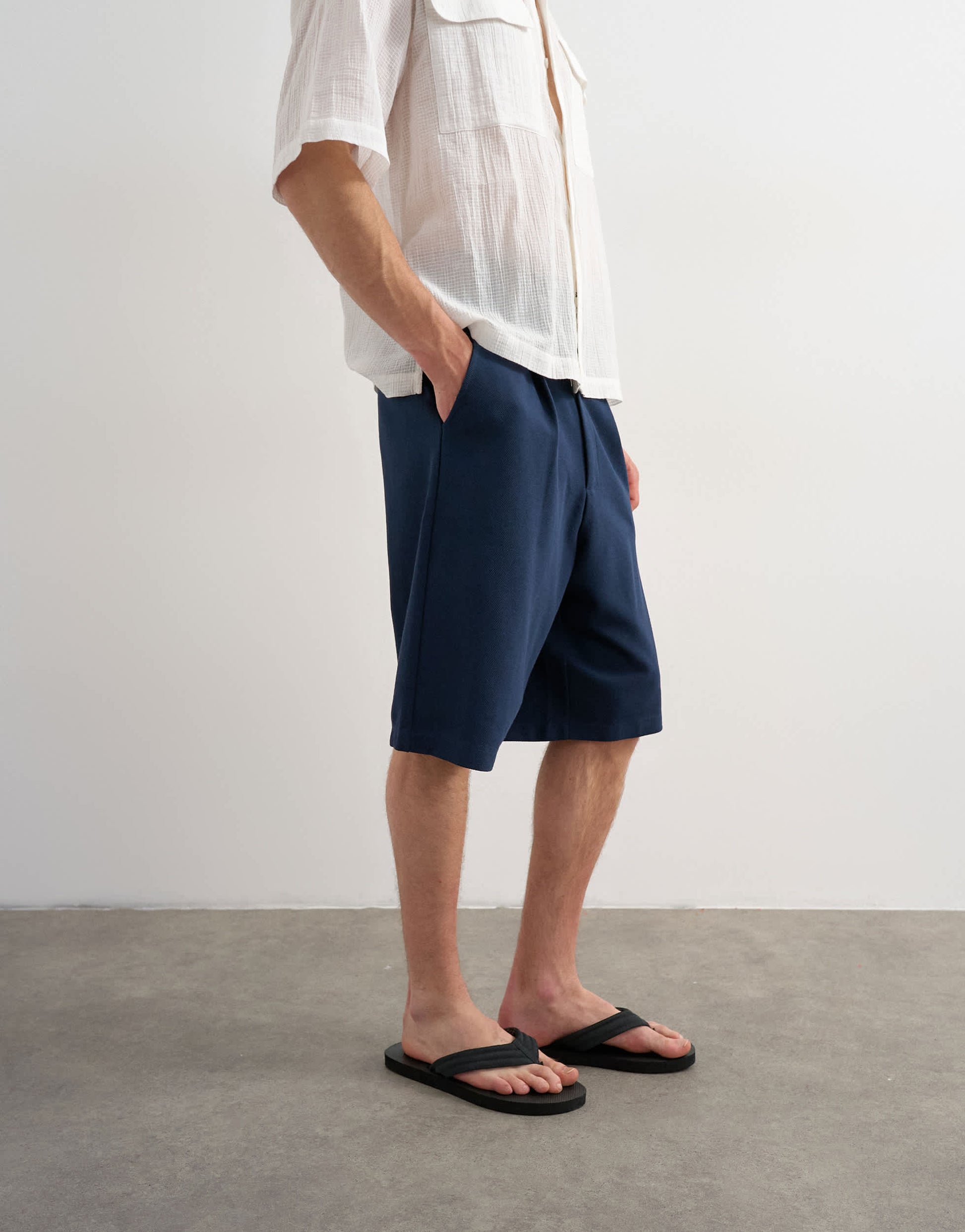 Topman wide leg short with pleats in navy