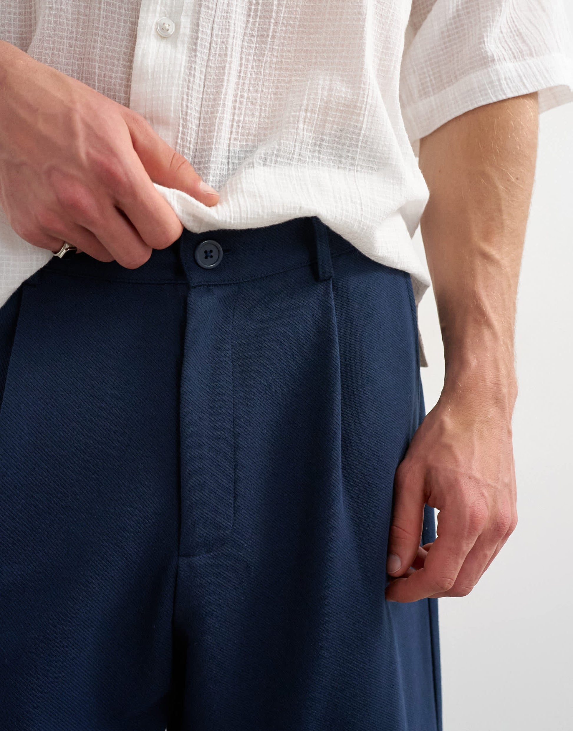 Topman wide leg short with pleats in navy