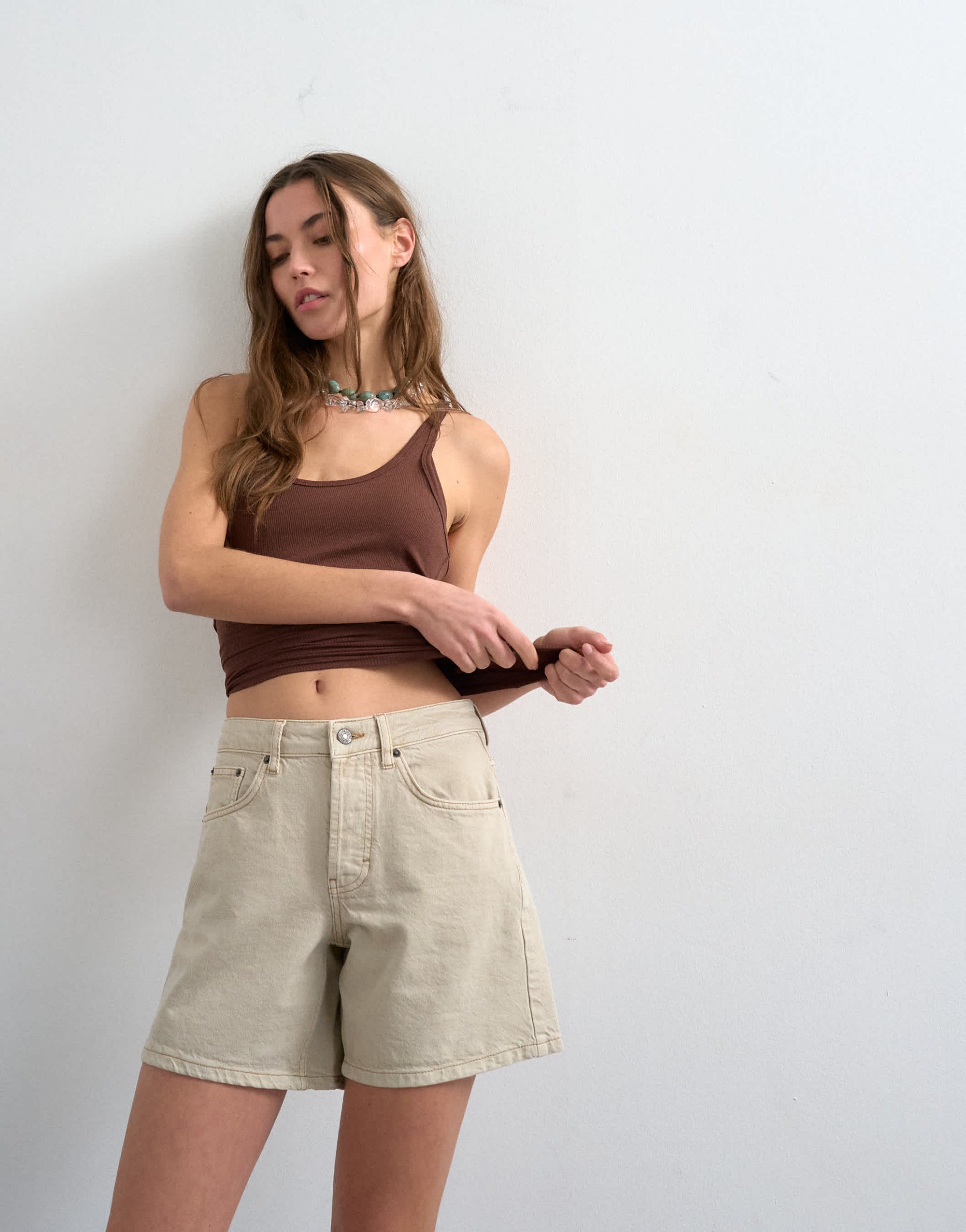 Topshop Denim Editor Shorts in Hafer