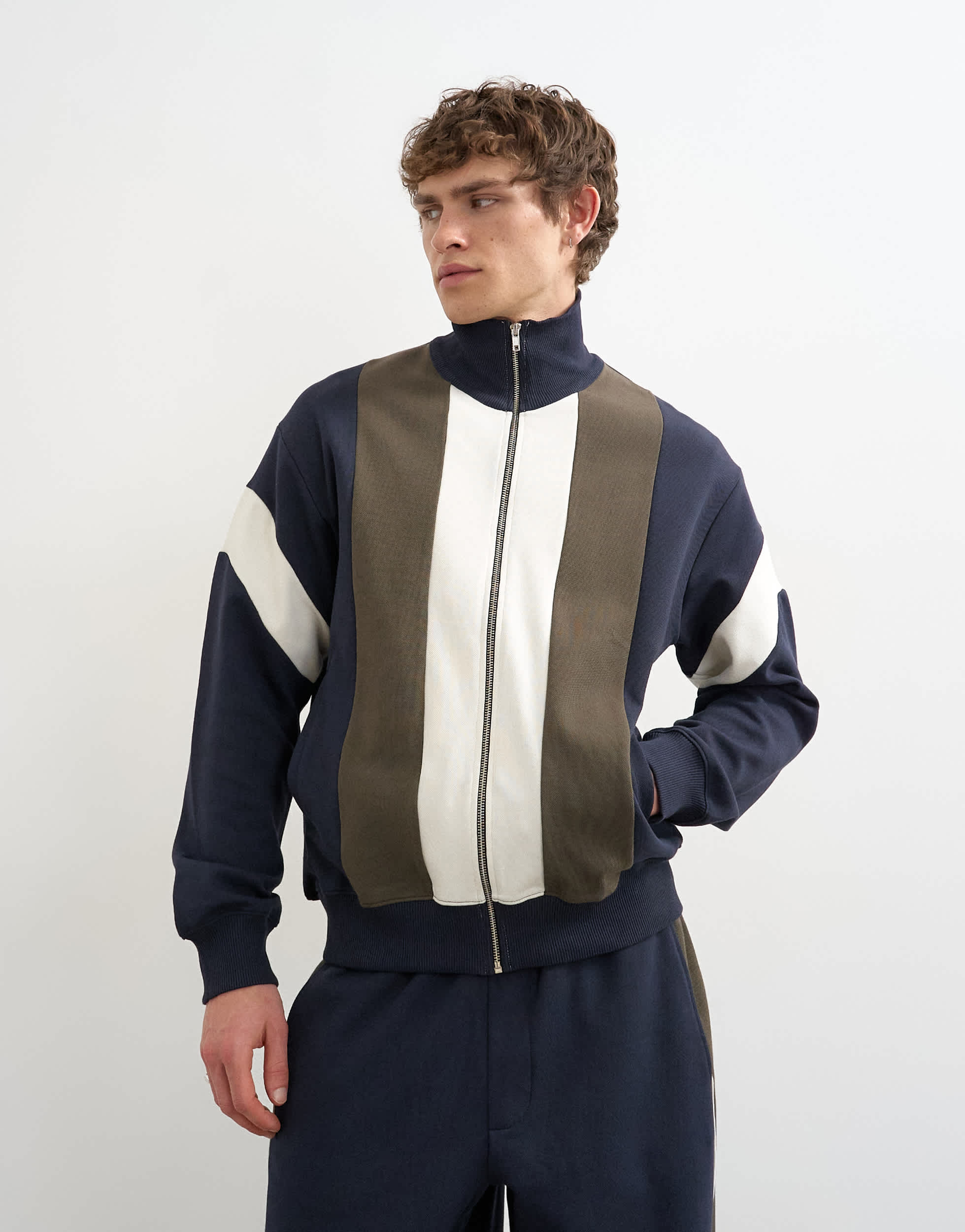 Topman Tracktop im klassischen Schnitt, aus Piqué, mit Einsätzen, in Marineblau