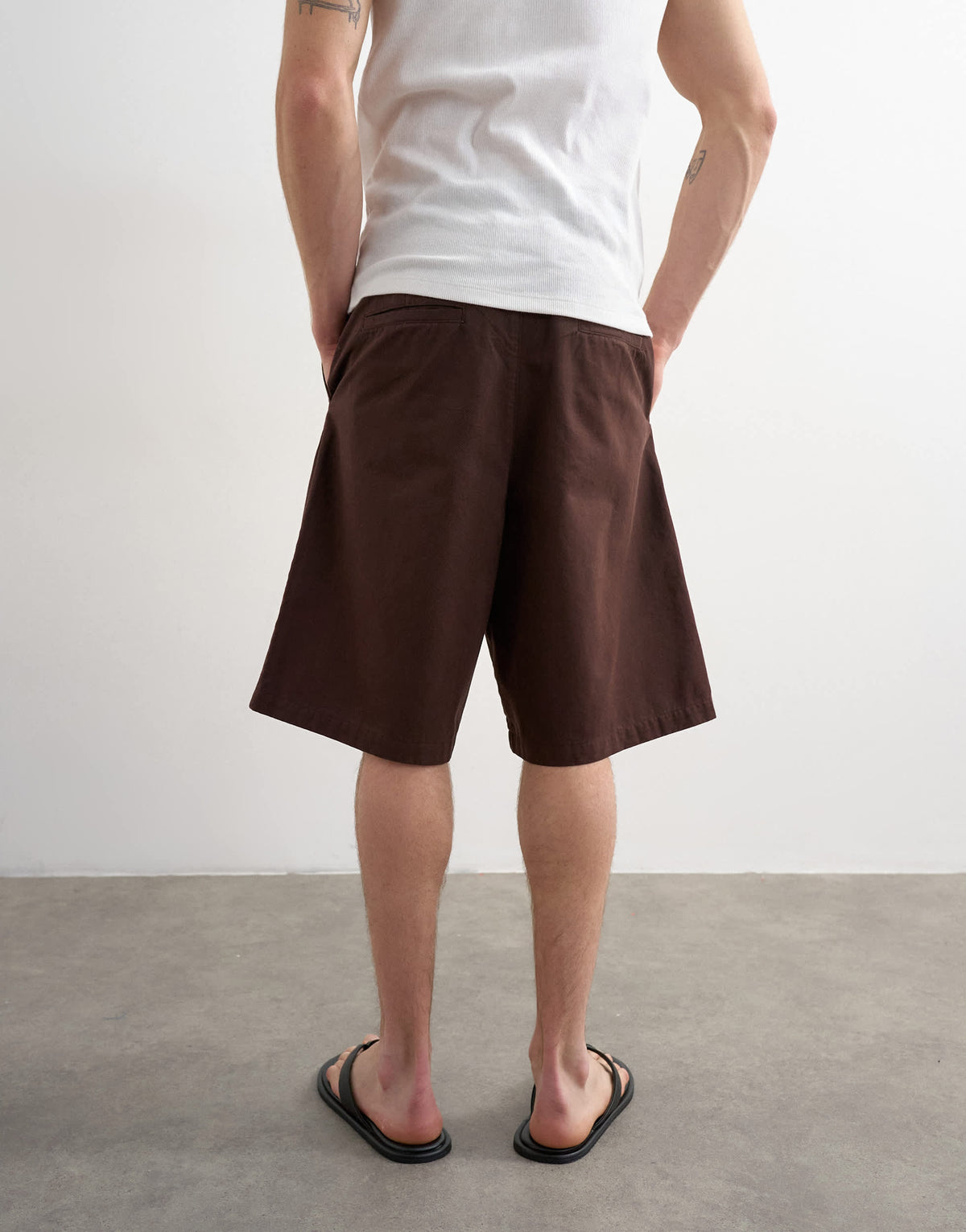 Topman wide leg twill bermuda short with pleats in brown