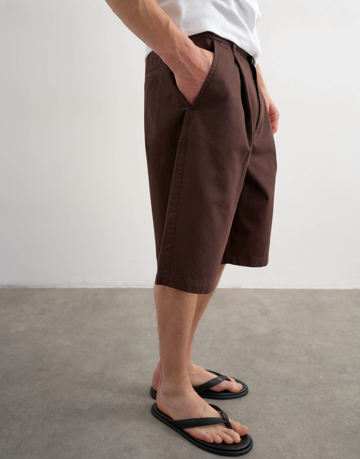 Topman wide leg twill bermuda short with pleats in brown