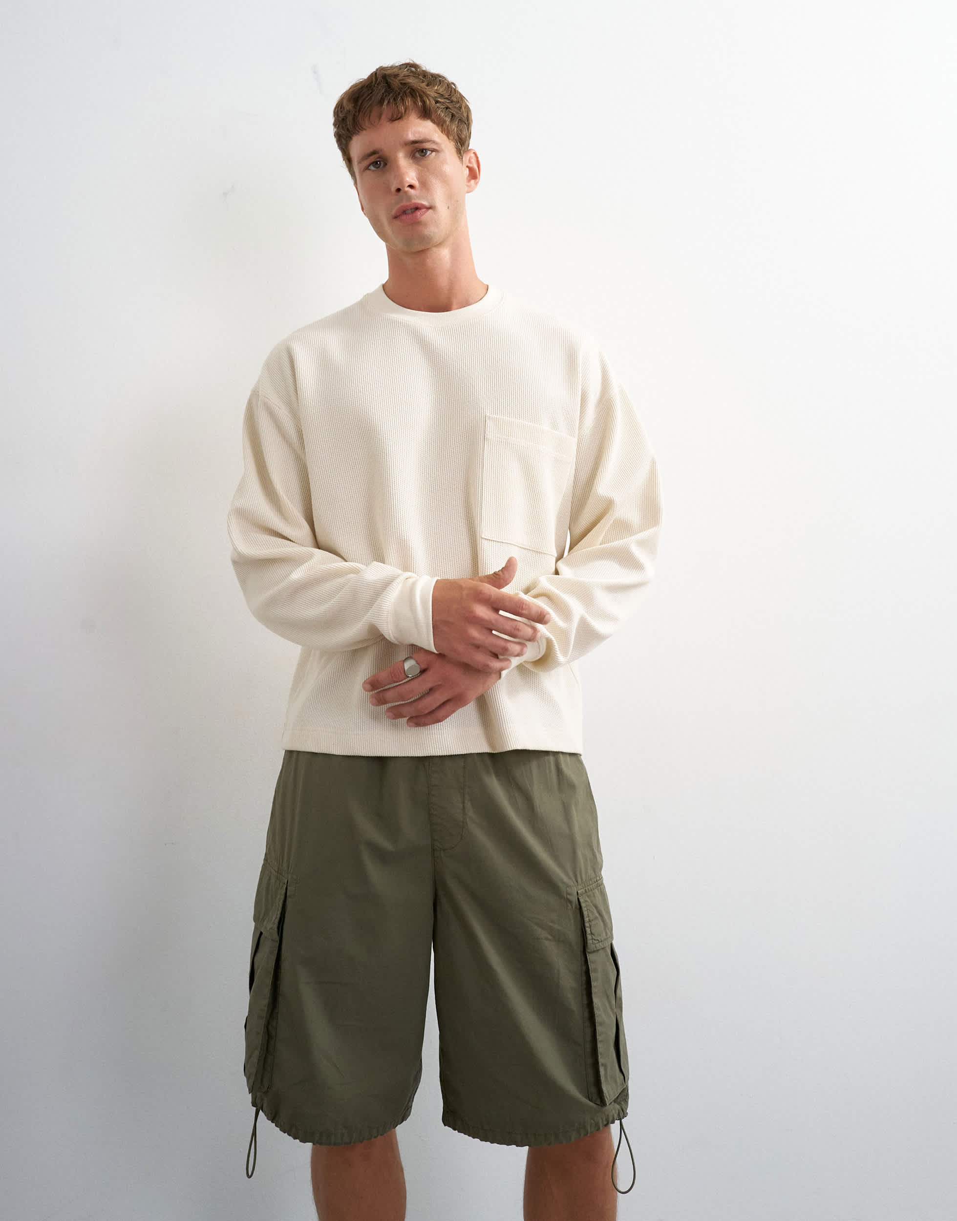 Topman Cropped Langarmshirt aus Piqué-Waffelstoff in Cremefarben mit Relaxed Fit