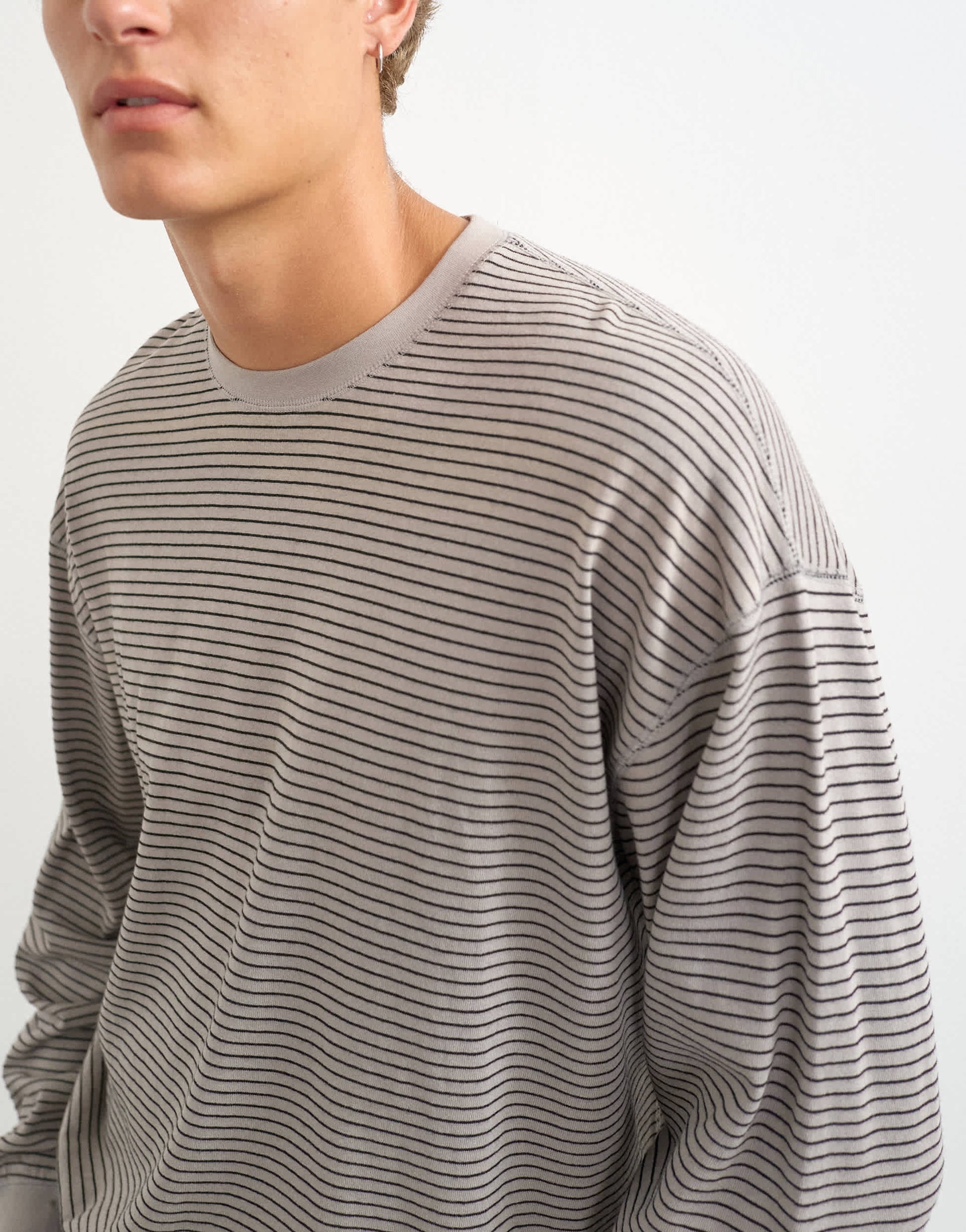Topman relaxed fit crop long sleeve t-shirt with stripe in grey
