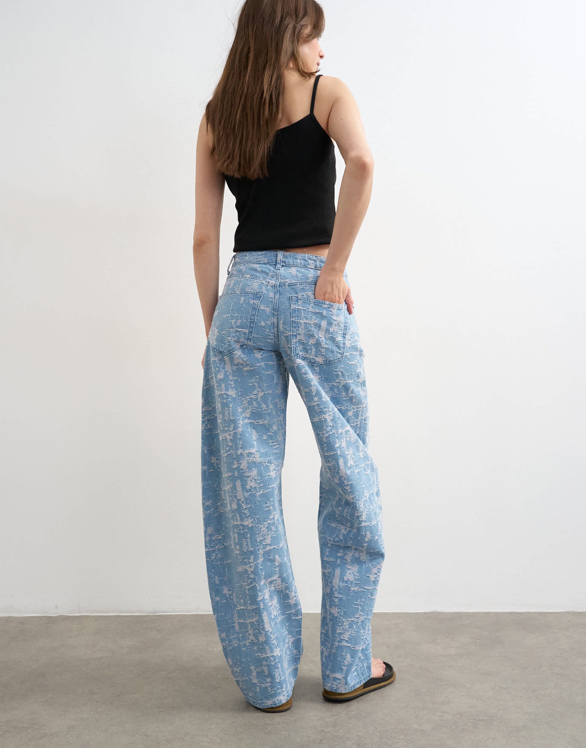Topshop Barrel mid rise jean ultra-distressed bleach