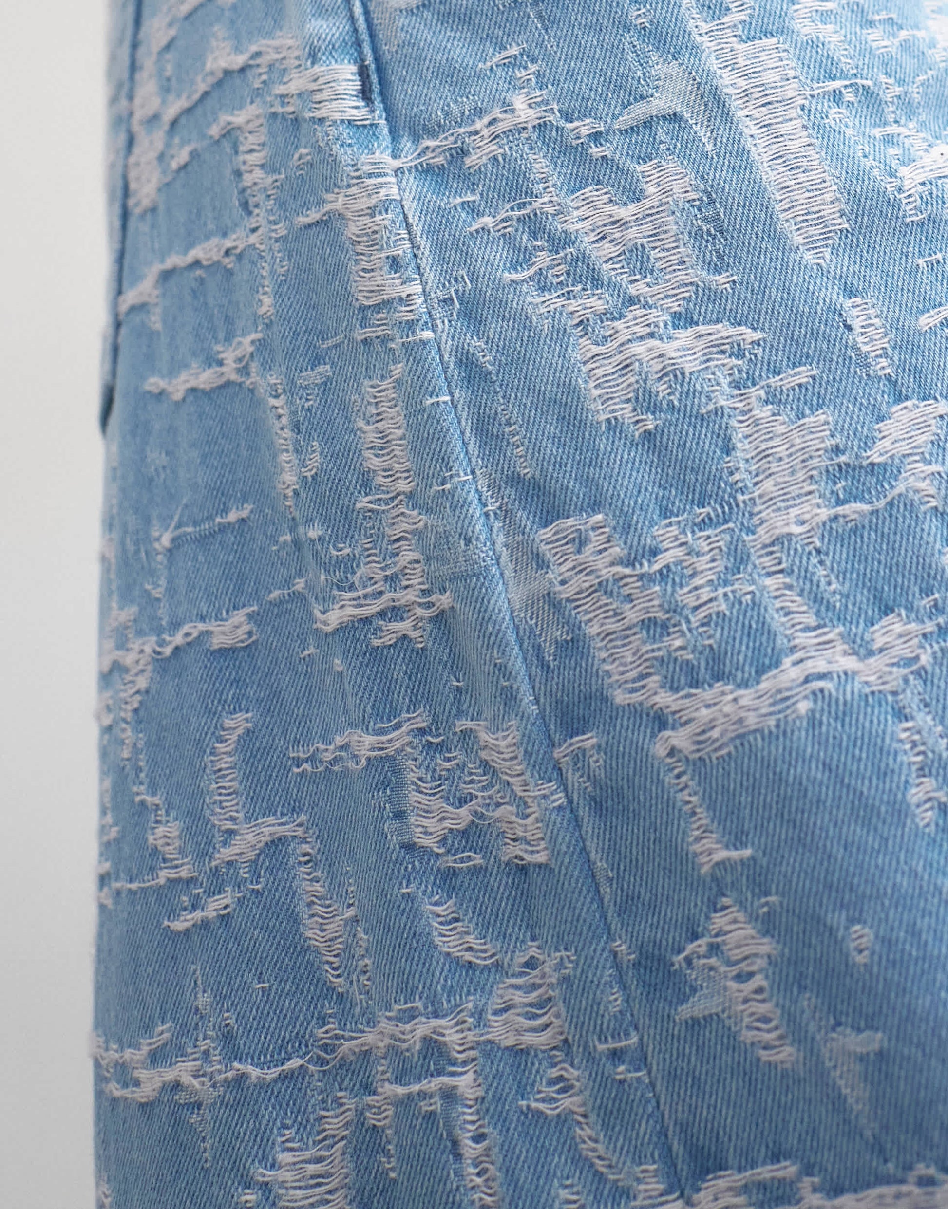 Topshop Barrel mid rise jean ultra-distressed bleach