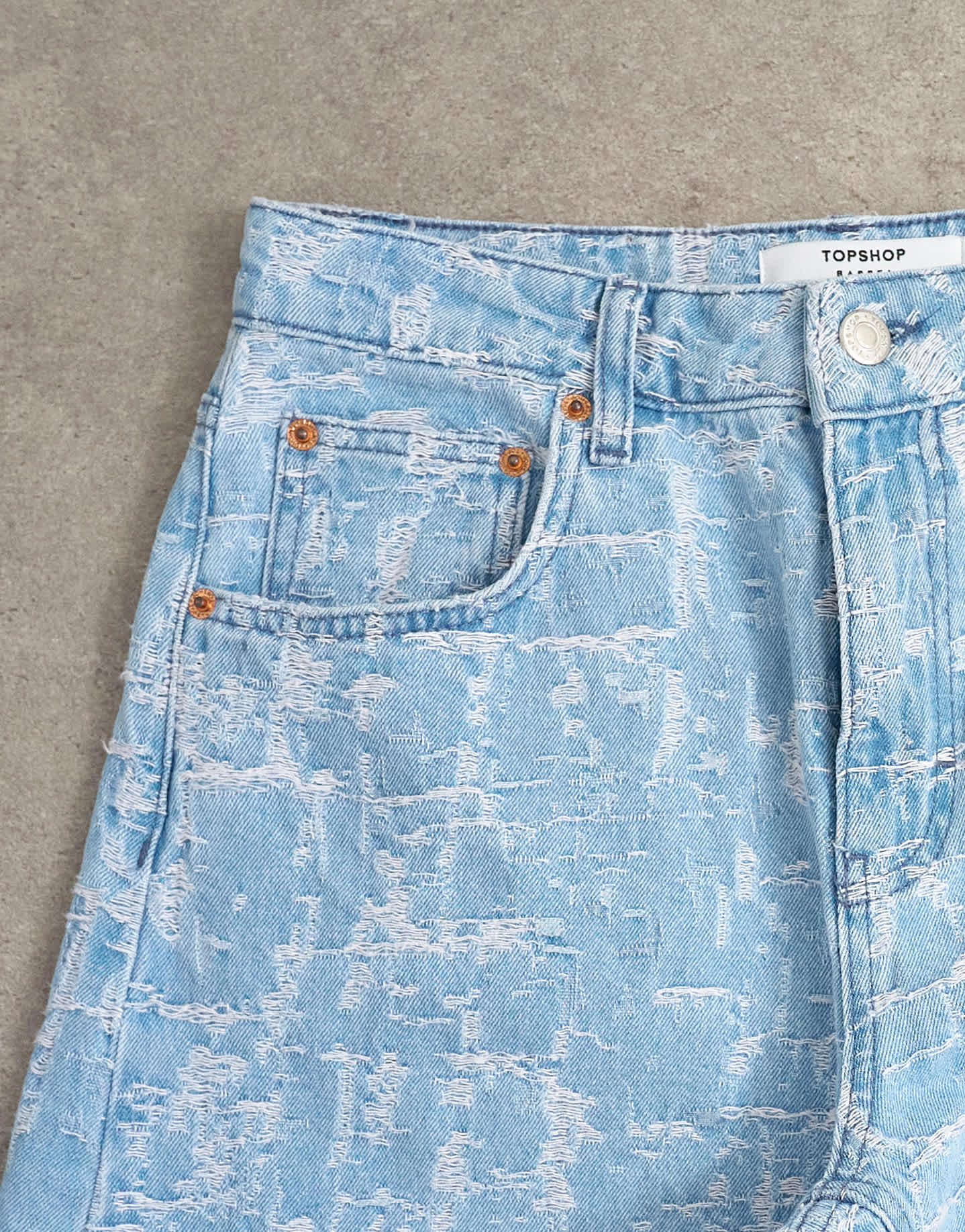 Topshop Barrel mid rise jean ultra-distressed bleach