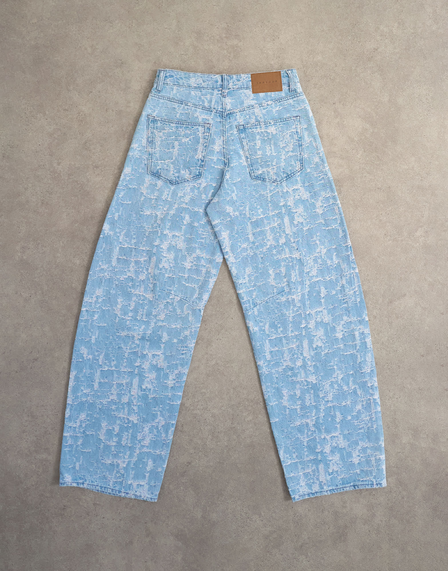 Topshop Barrel mid rise jean ultra-distressed bleach