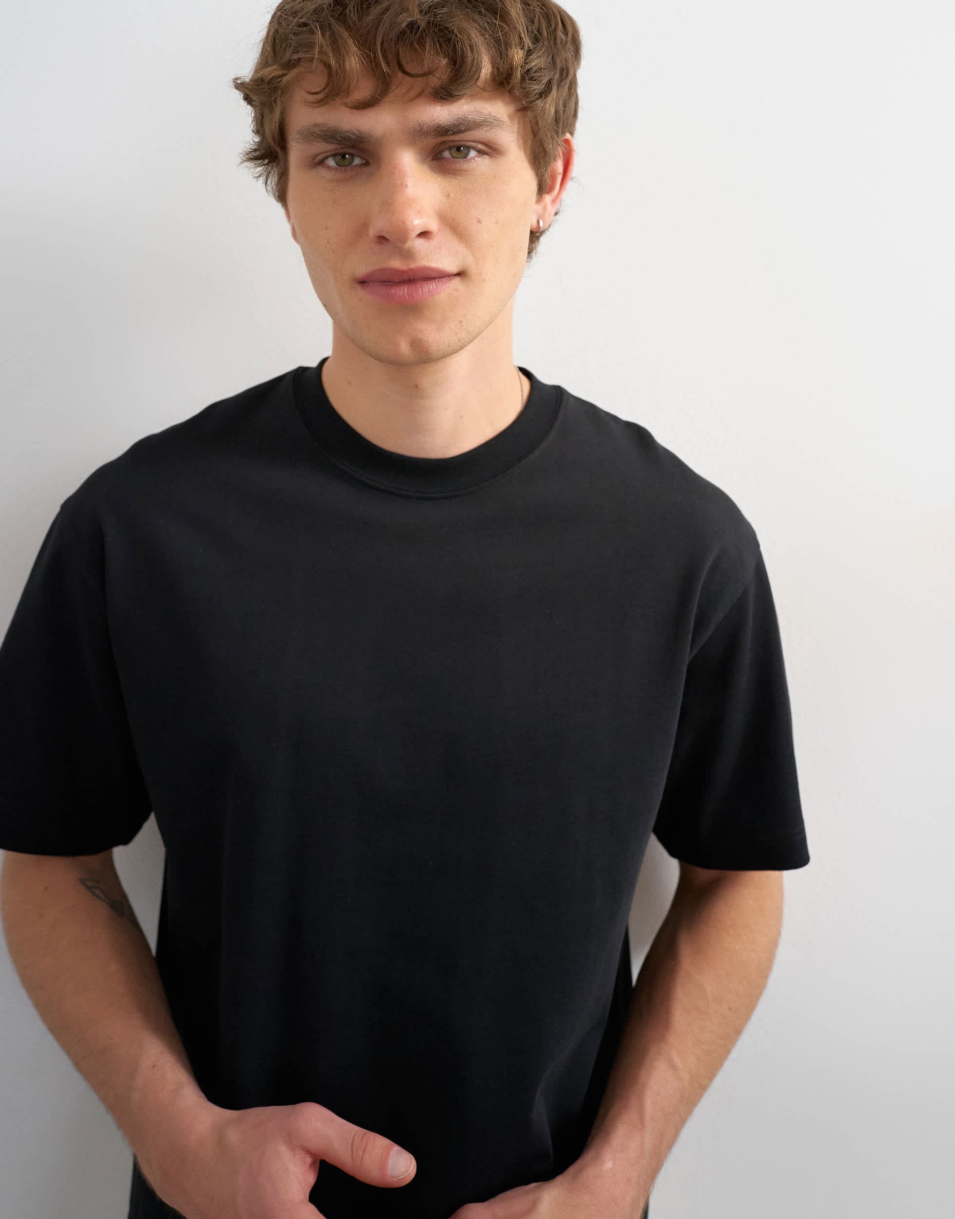 Topman relaxed fit cropped t-shirt in black