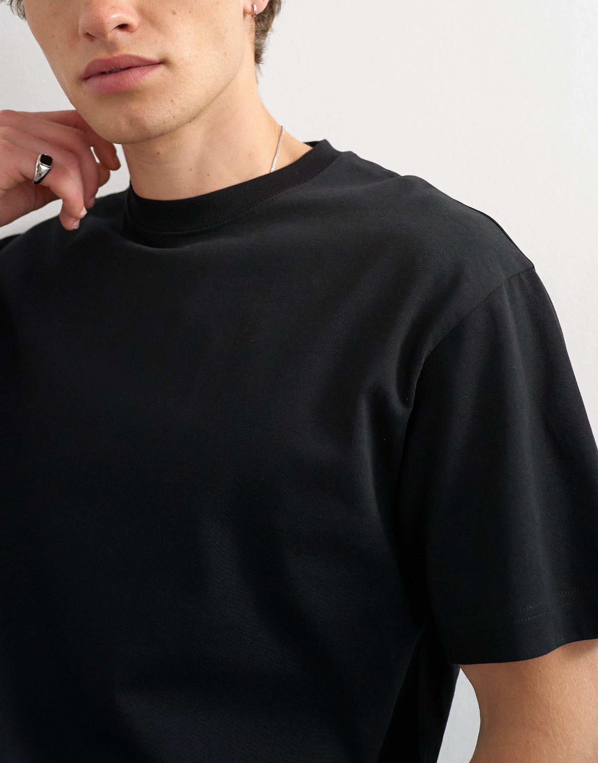 Topman relaxed fit cropped t-shirt in black