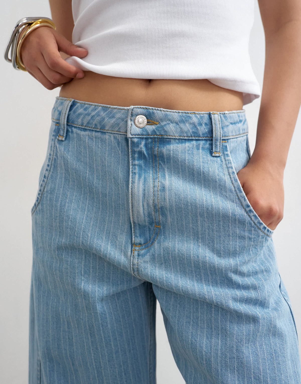 Topshop Horseshoe mid rise barrel jean in bleach stripe