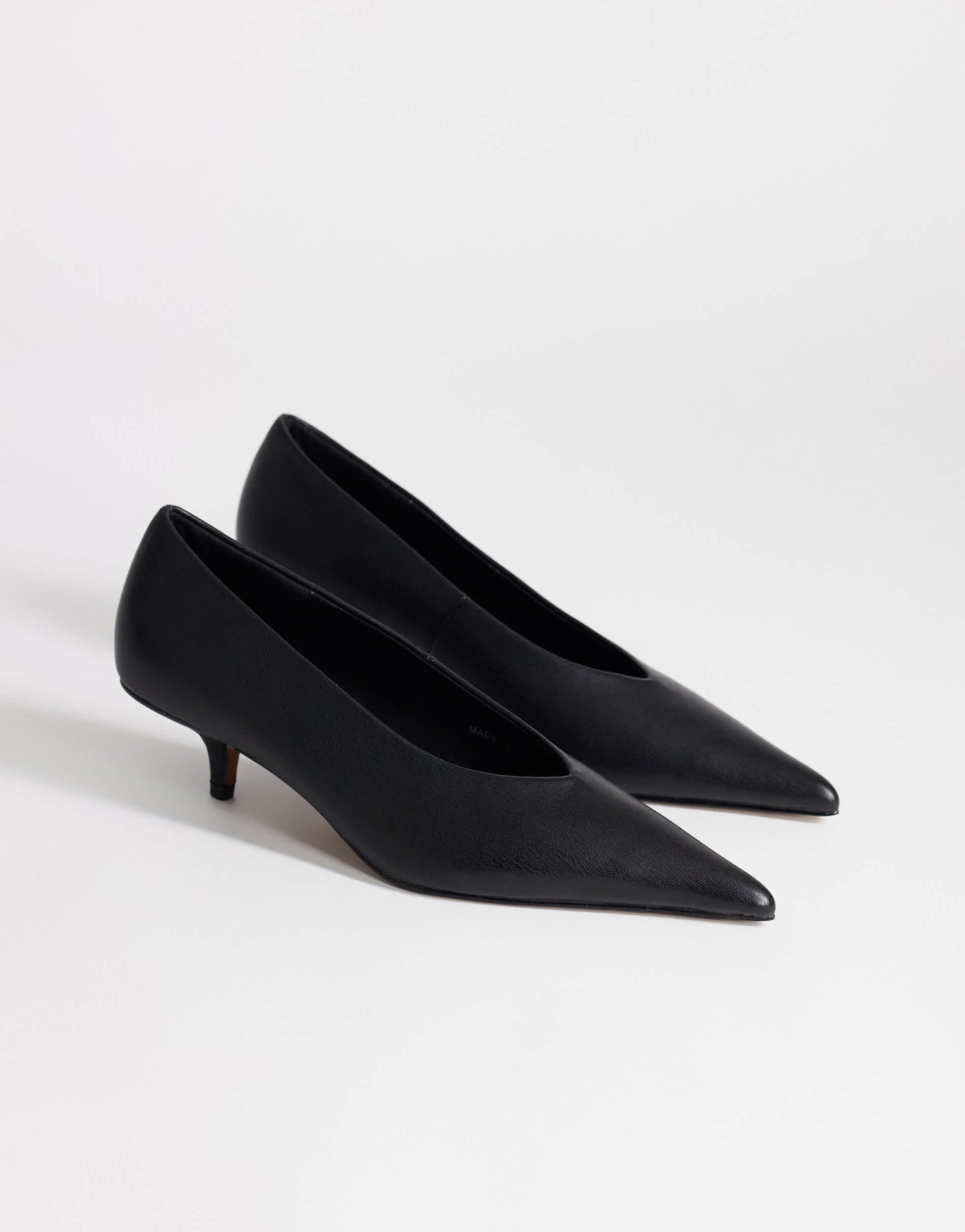 Topshop Avril kitten heel mid court shoe in black
