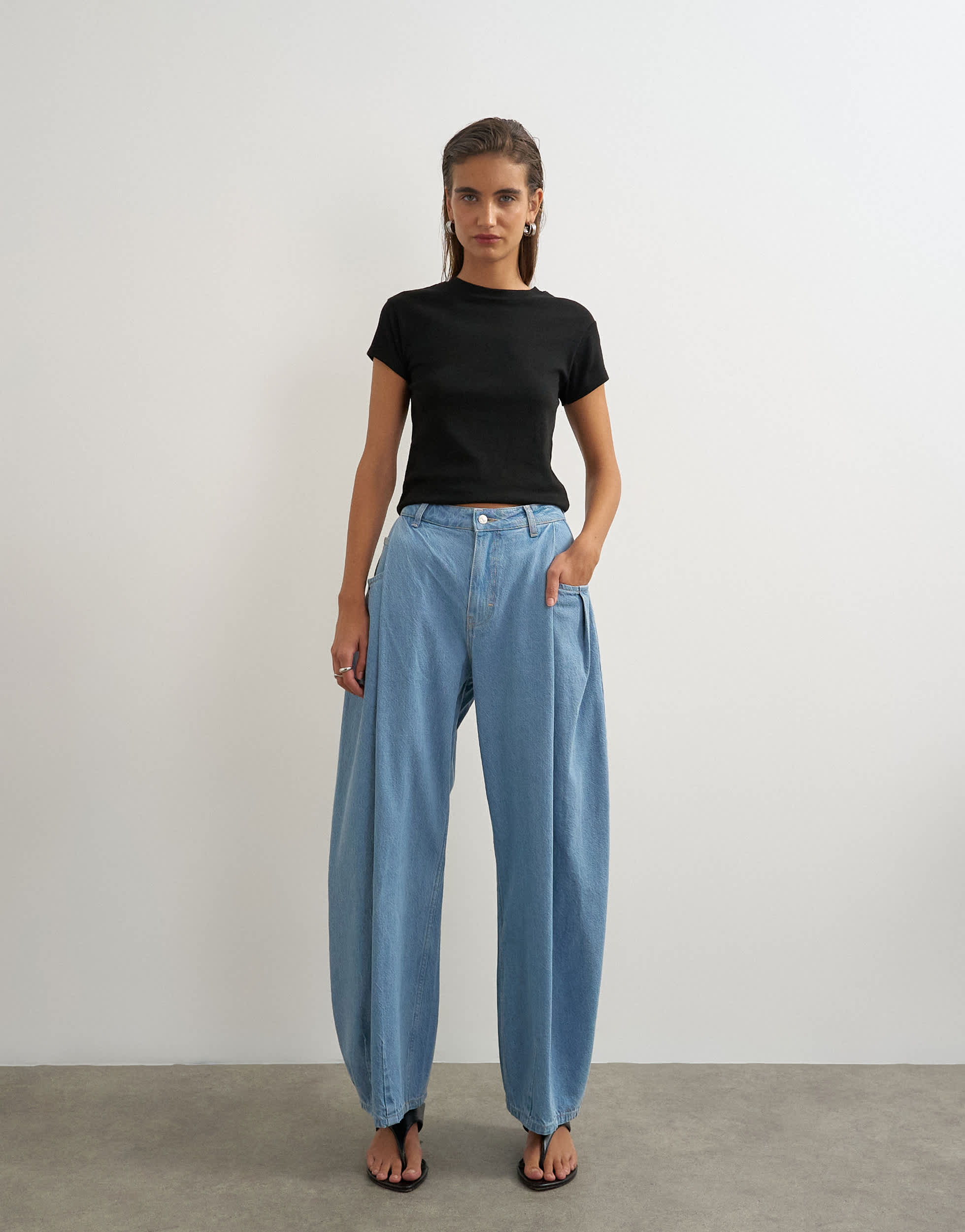 Topshop Cocoon mid rise barrel jean in bleach