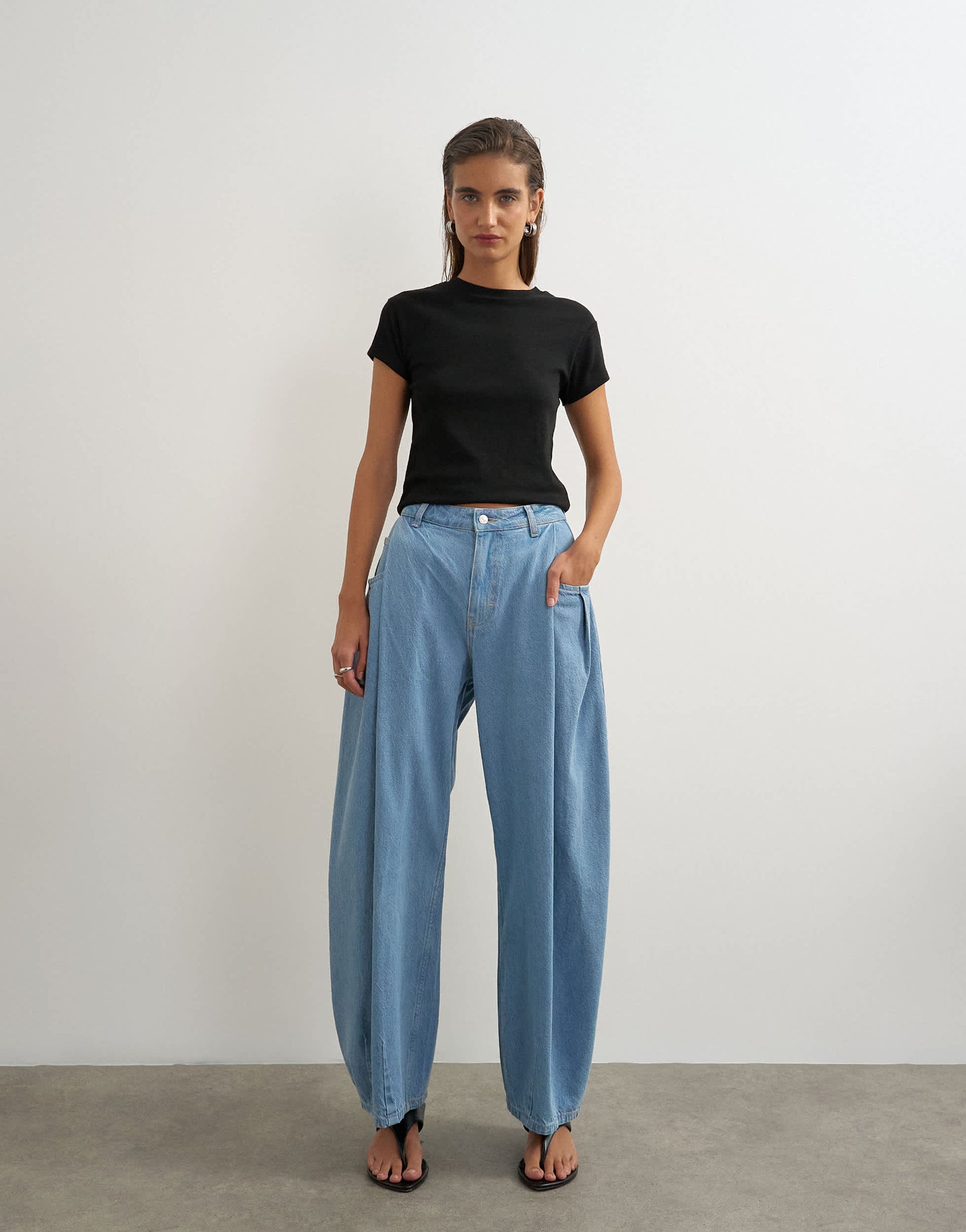 Topshop Cocoon mid rise barrel jean in bleach