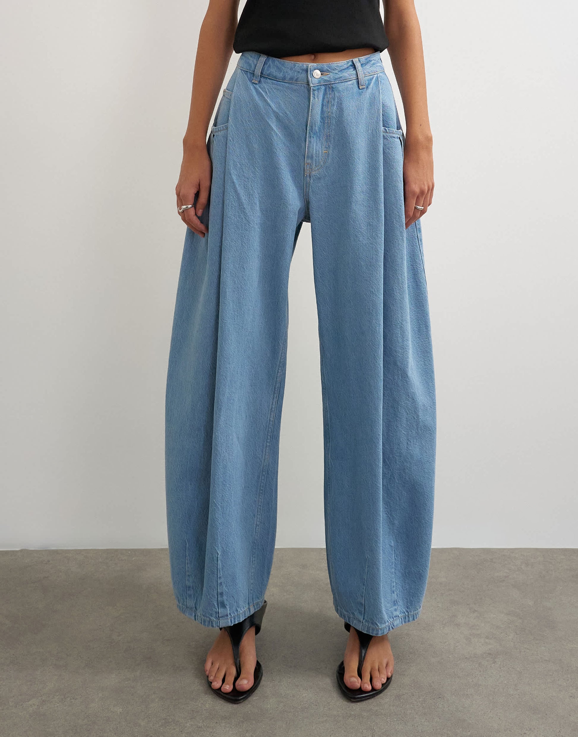 Topshop Cocoon mid rise barrel jean in bleach