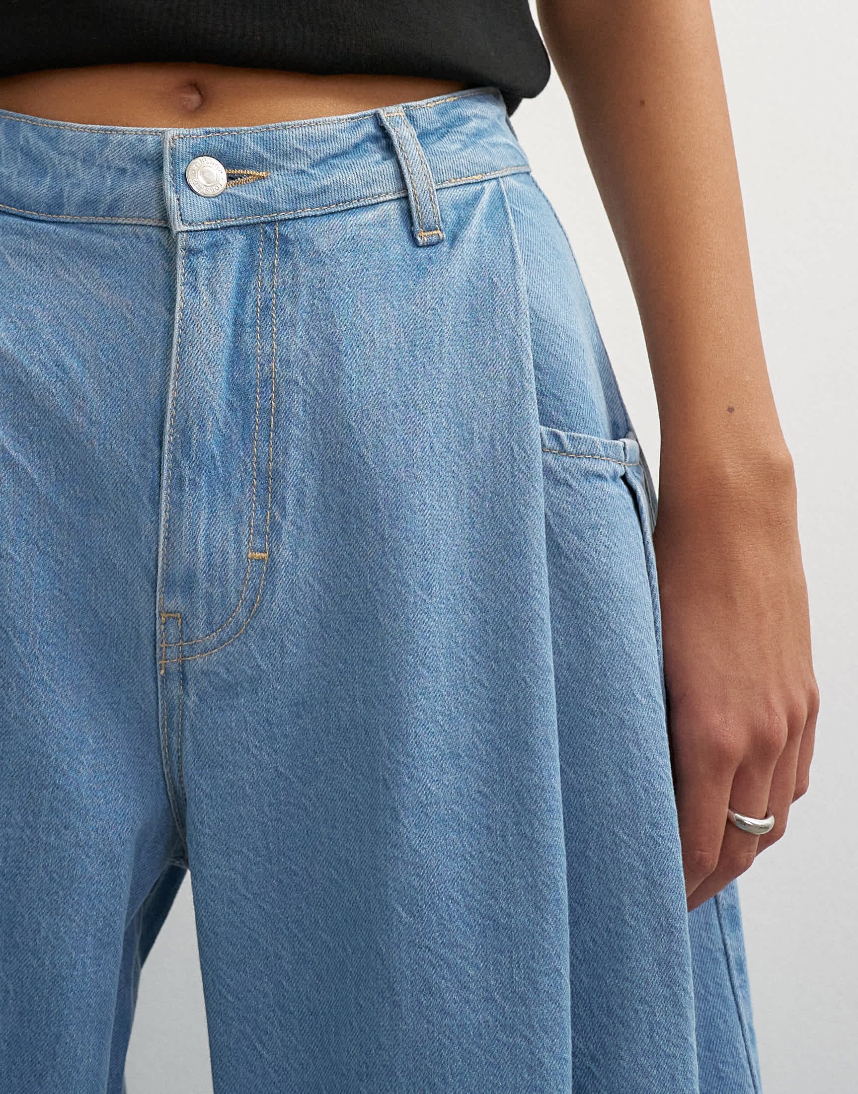Topshop Cocoon mid rise barrel jean in bleach