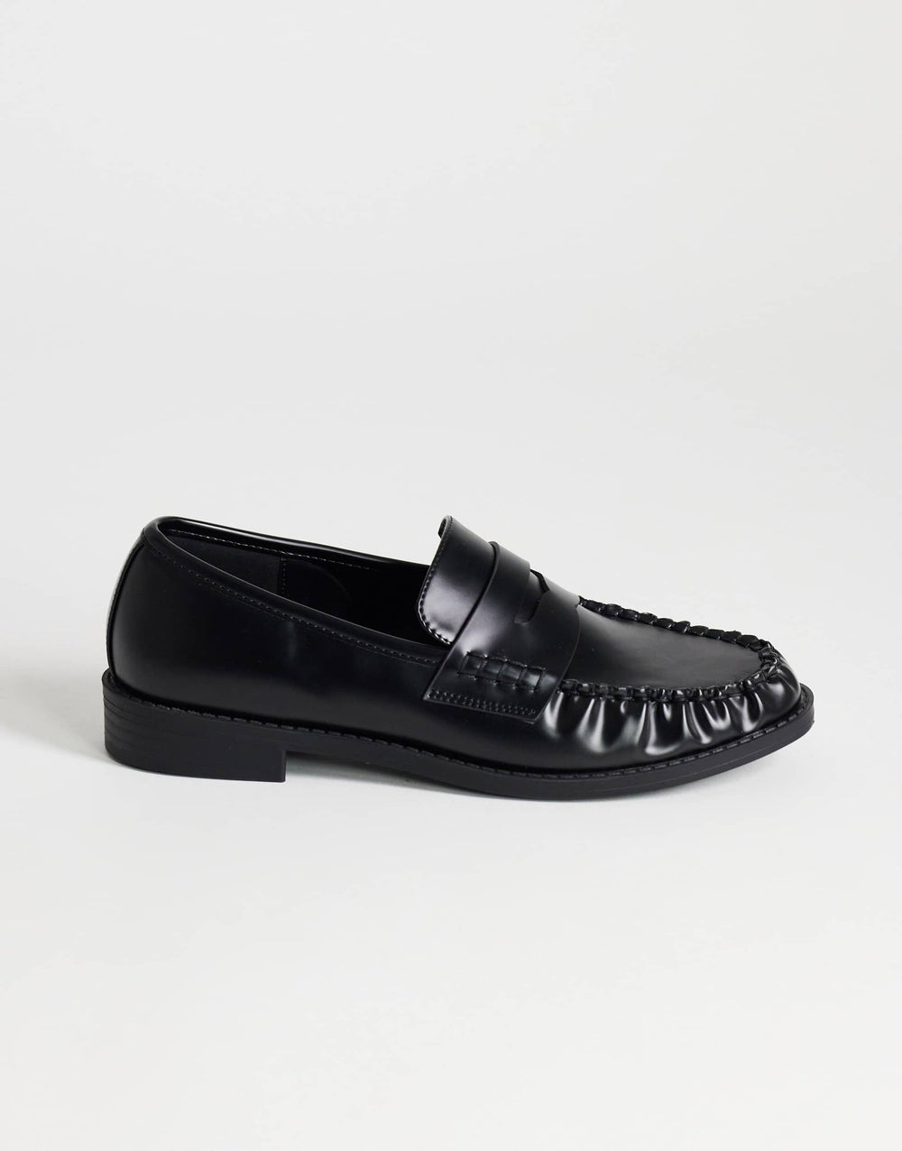 Topshop Dominic Loafer mit Rüschen in Schwarz