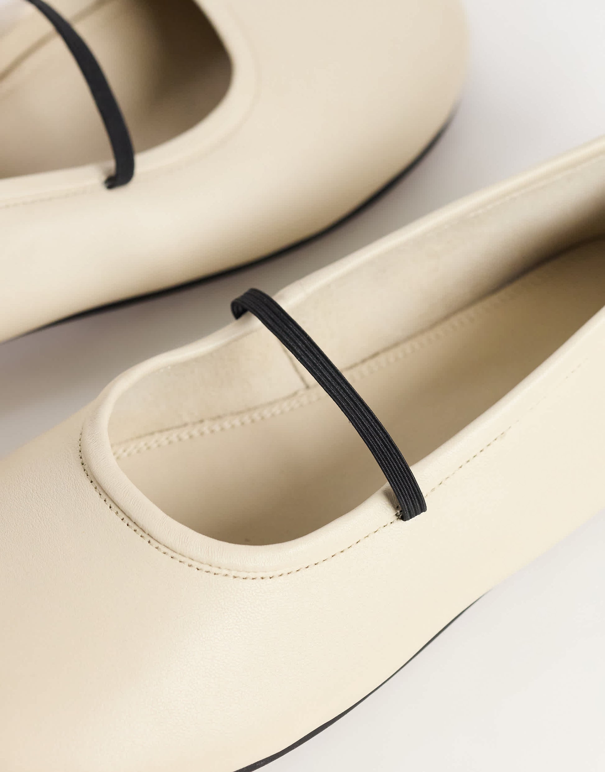 Topshop Bella leather round toe ballet flat in off white