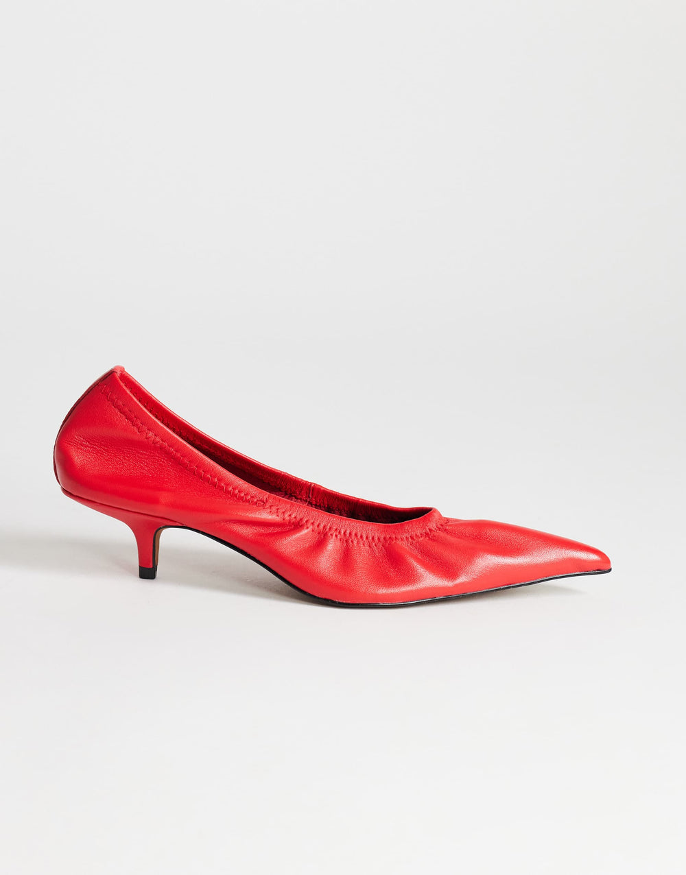 Topshop Arizona Pumps aus echtem Leder mit Rüschen und Kitten-Heel in Rot
