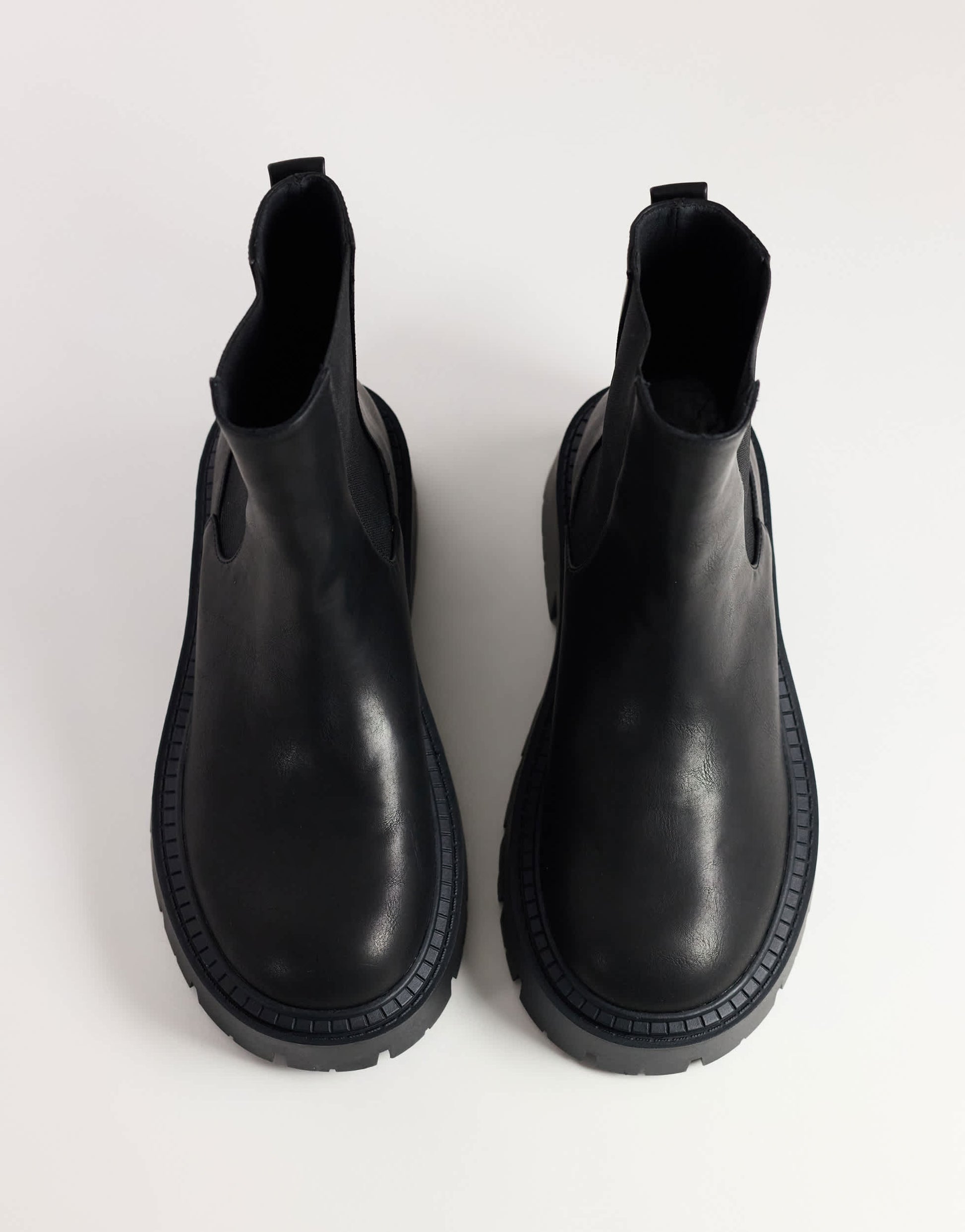 Topshop Leon chunky chelsea ankle boot in black
