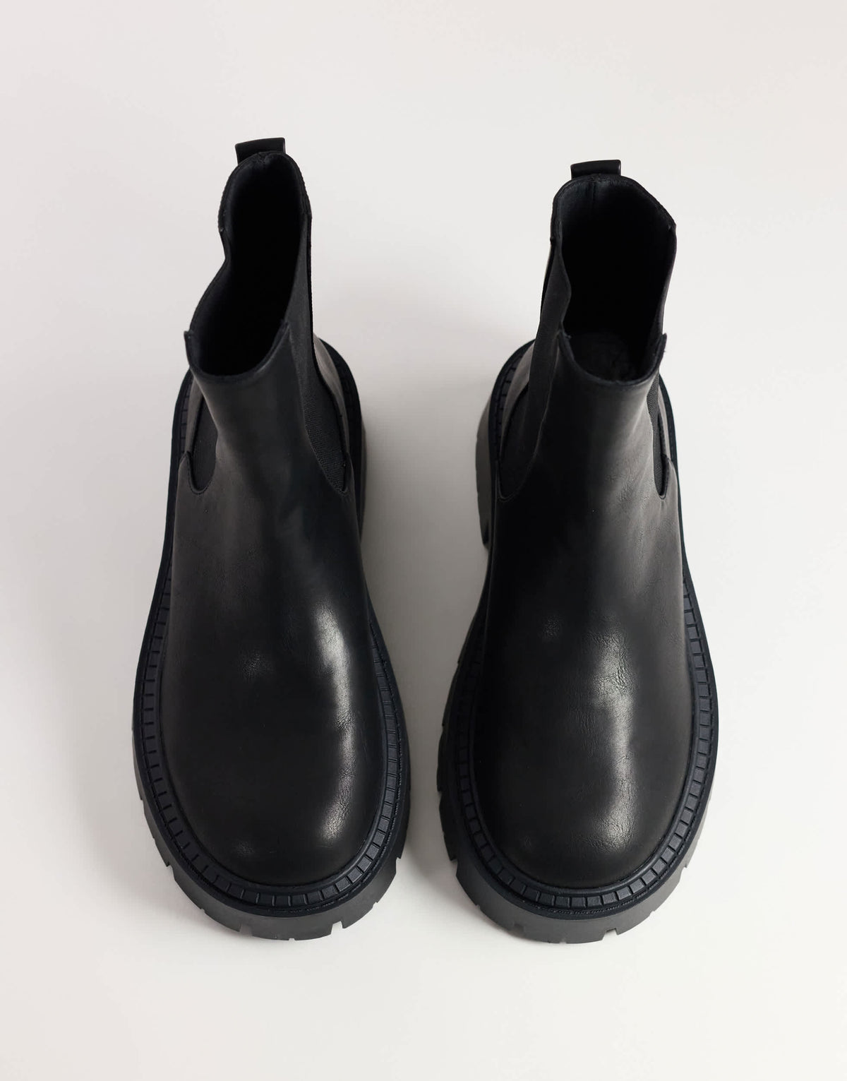 Topshop Leon chunky chelsea ankle boot in black