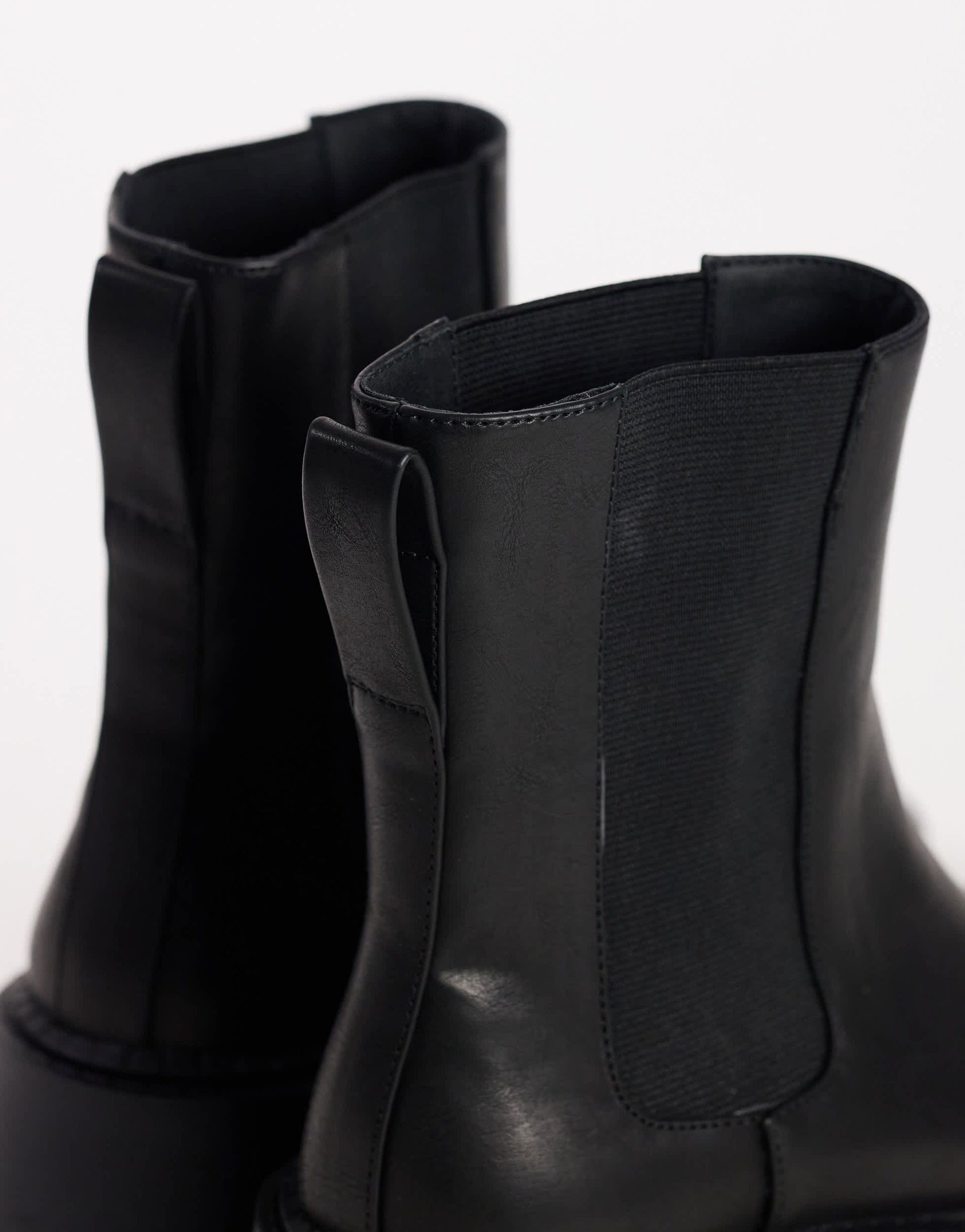 Topshop Leon chunky chelsea ankle boot in black