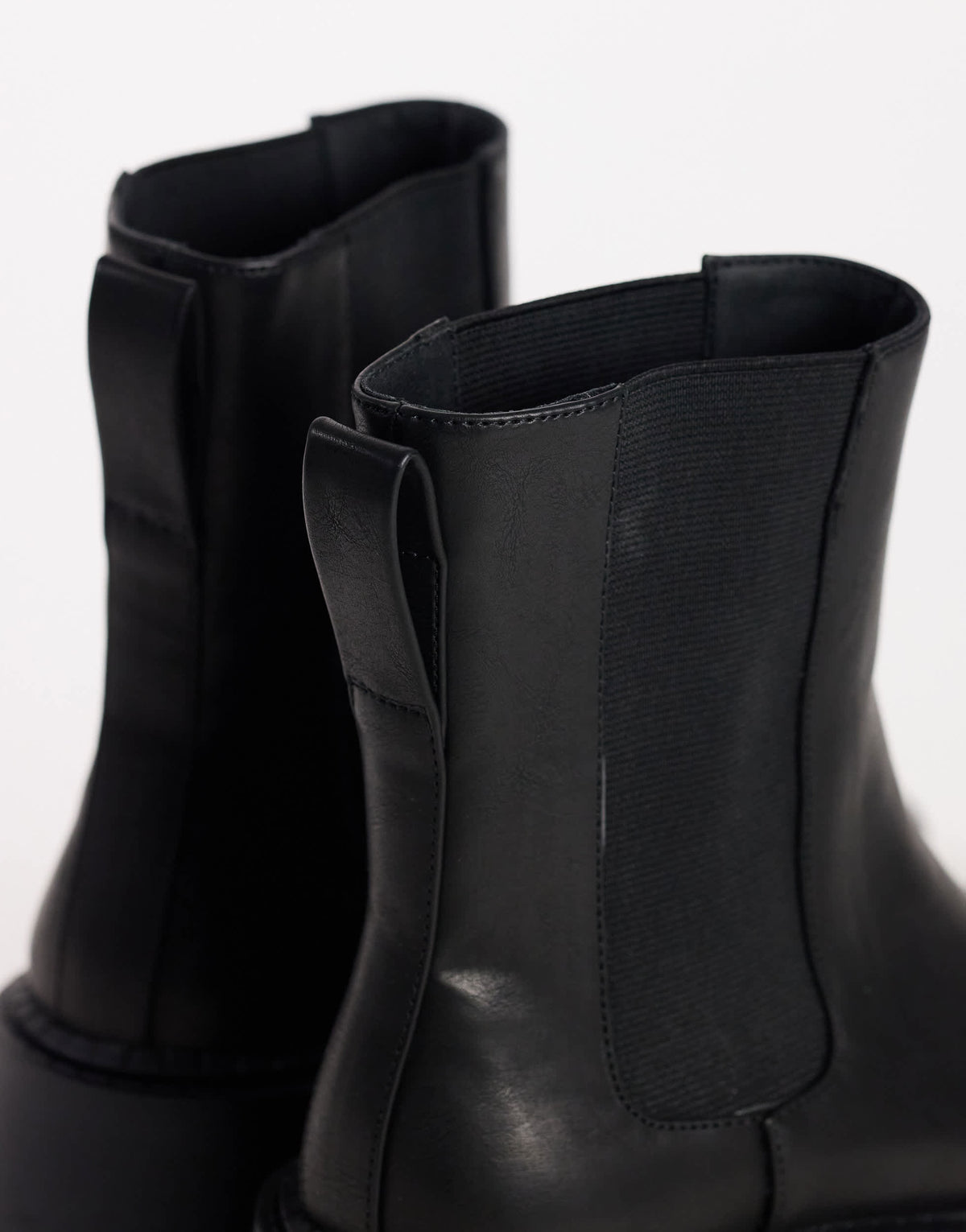 Topshop Leon chunky chelsea ankle boot in black