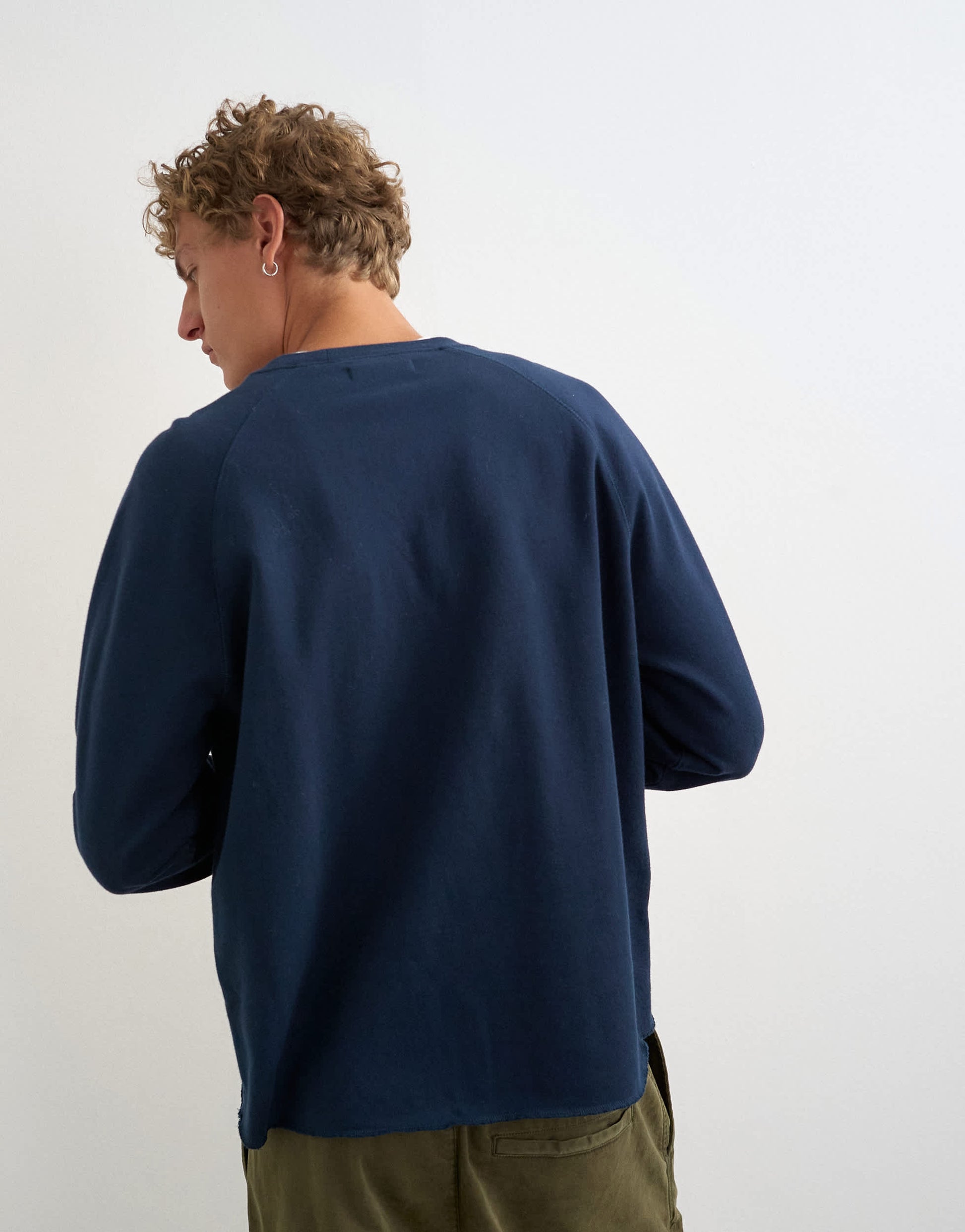 Topman classic fit crop raglan sweatshirt with raw hem in navy