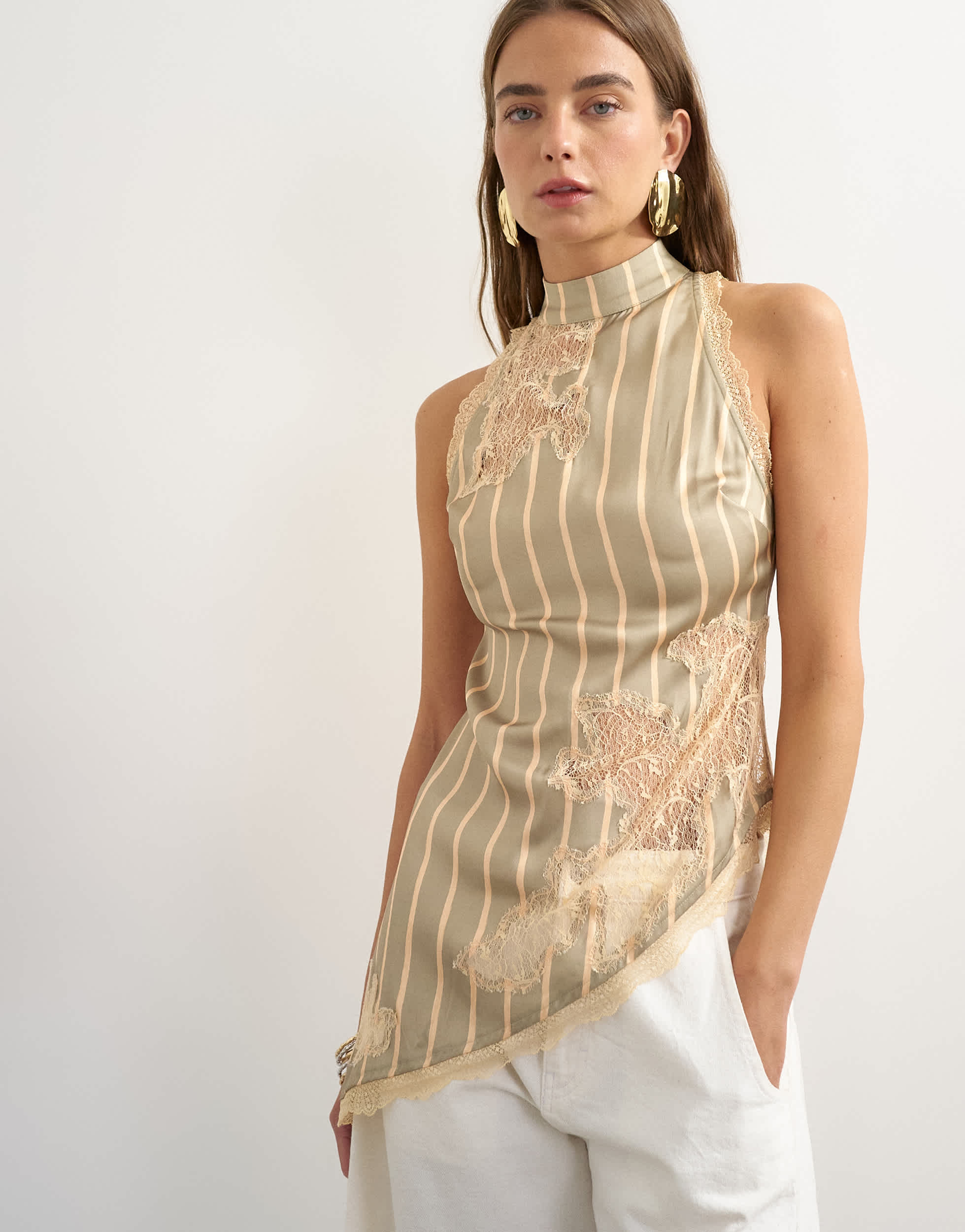Topshop Premium-Haltertop mit kontrastierenden Spitzendetails in grünen Streifen