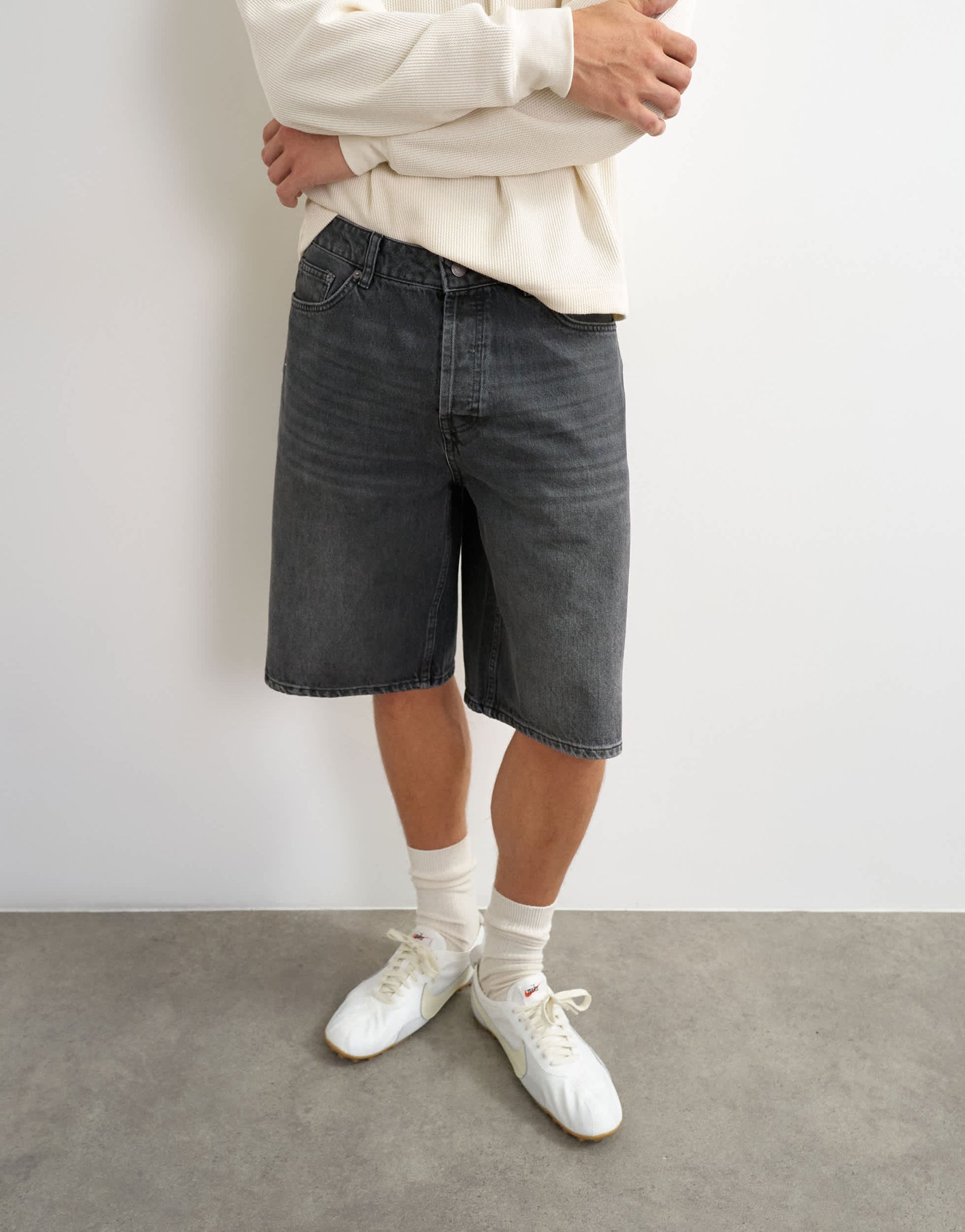 Topman rigid baggy denim short in washed black