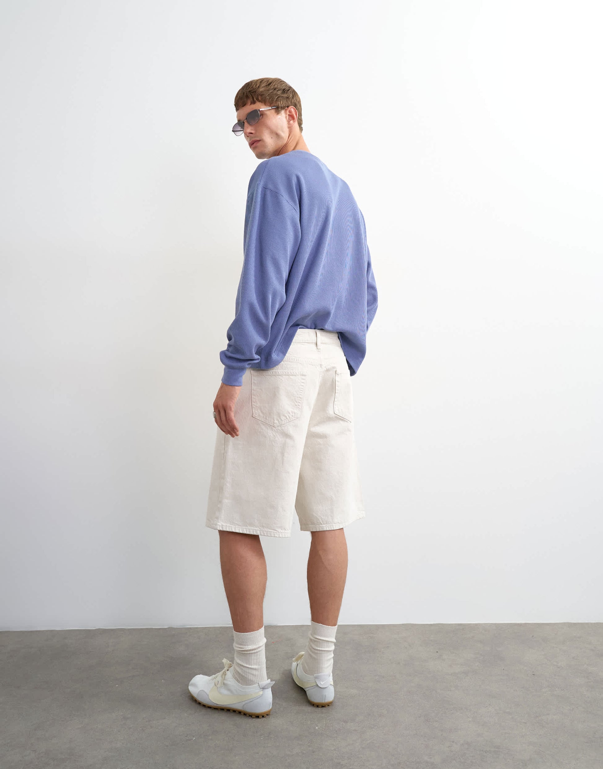 Topman rigid baggy denim short in bone