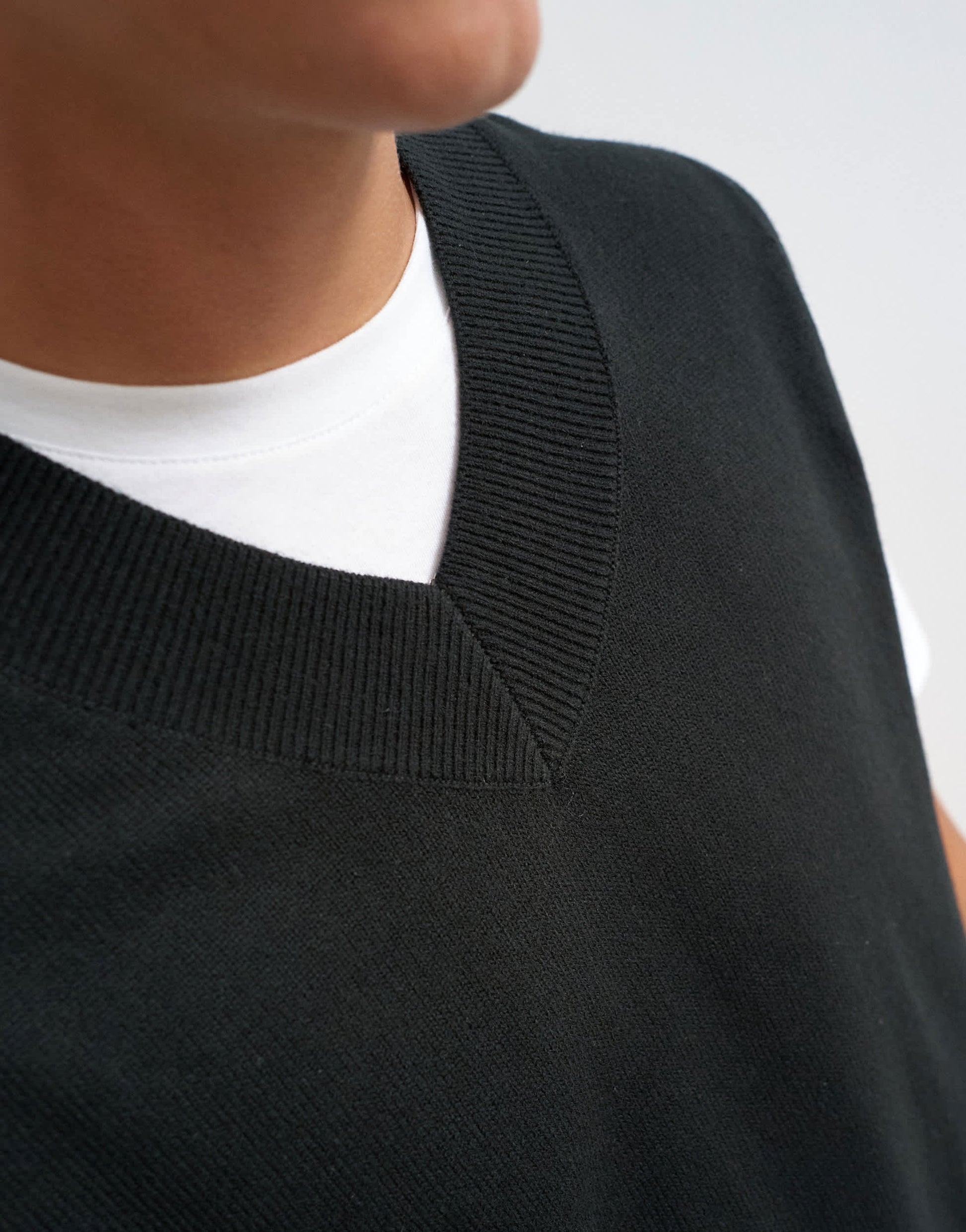 Topman classic fit fine knit tank in black
