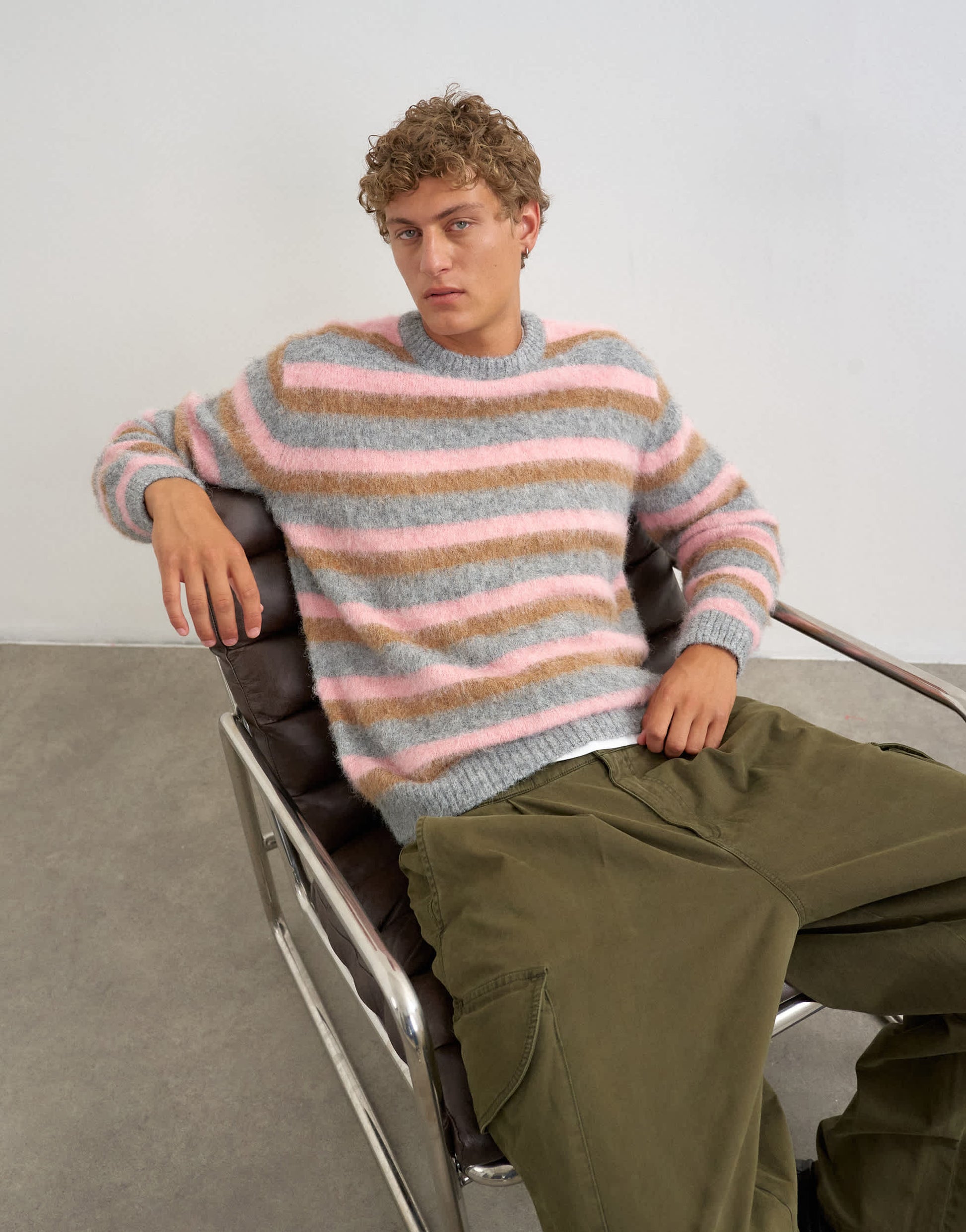 Topman classic fit fluffy jumper with stripe in pink