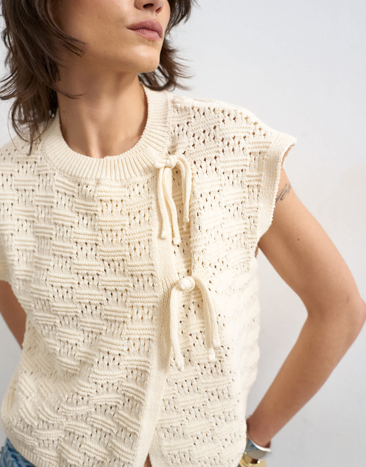 Topshop knitted sleeveless mandarin collar front tie wrap tank in ecru