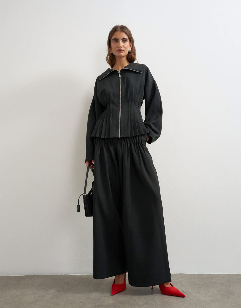 Pantalon large noir à plis de Topshop, ensemble assorti