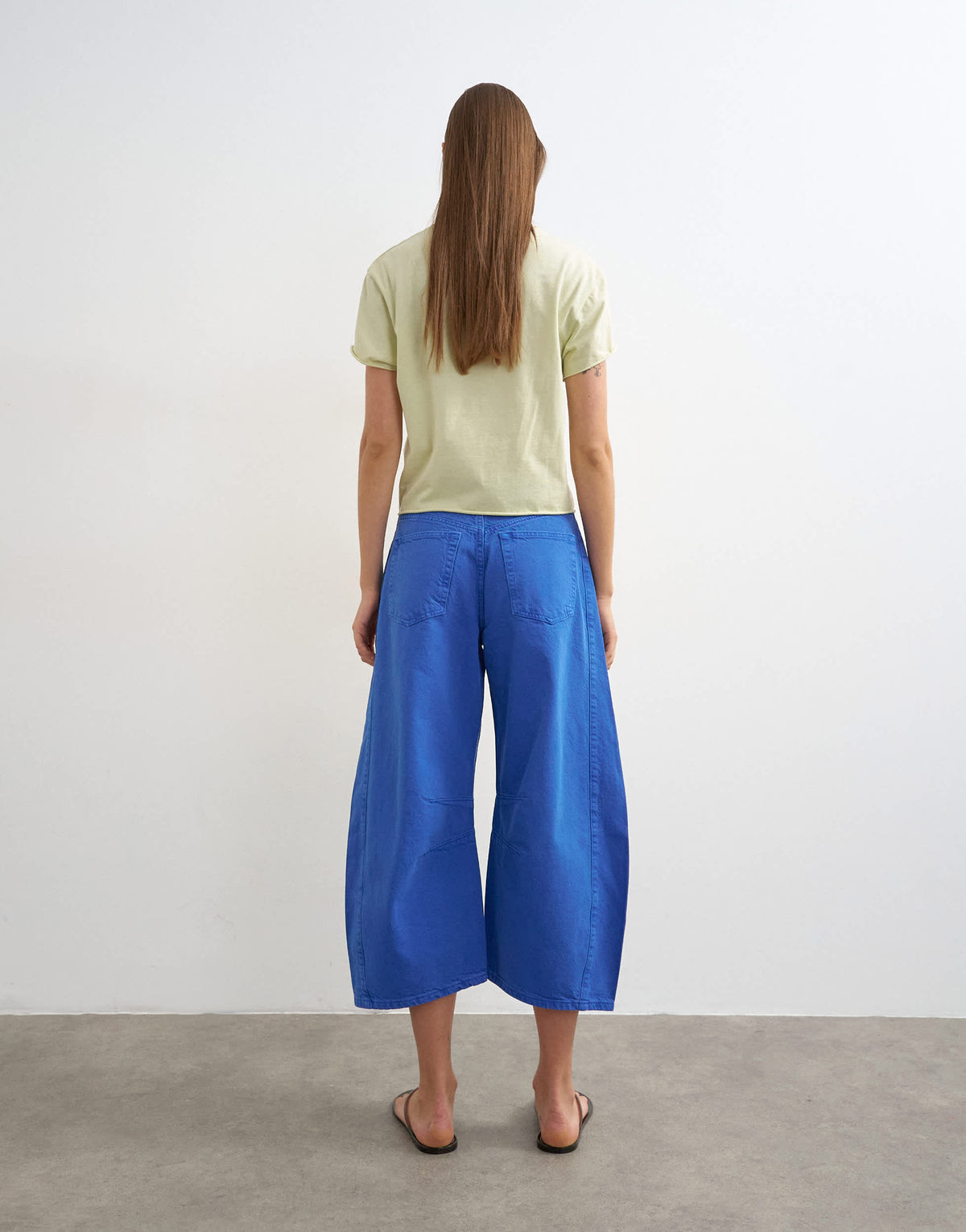 Topshop mid rise crop barrel jean in cobalt blue