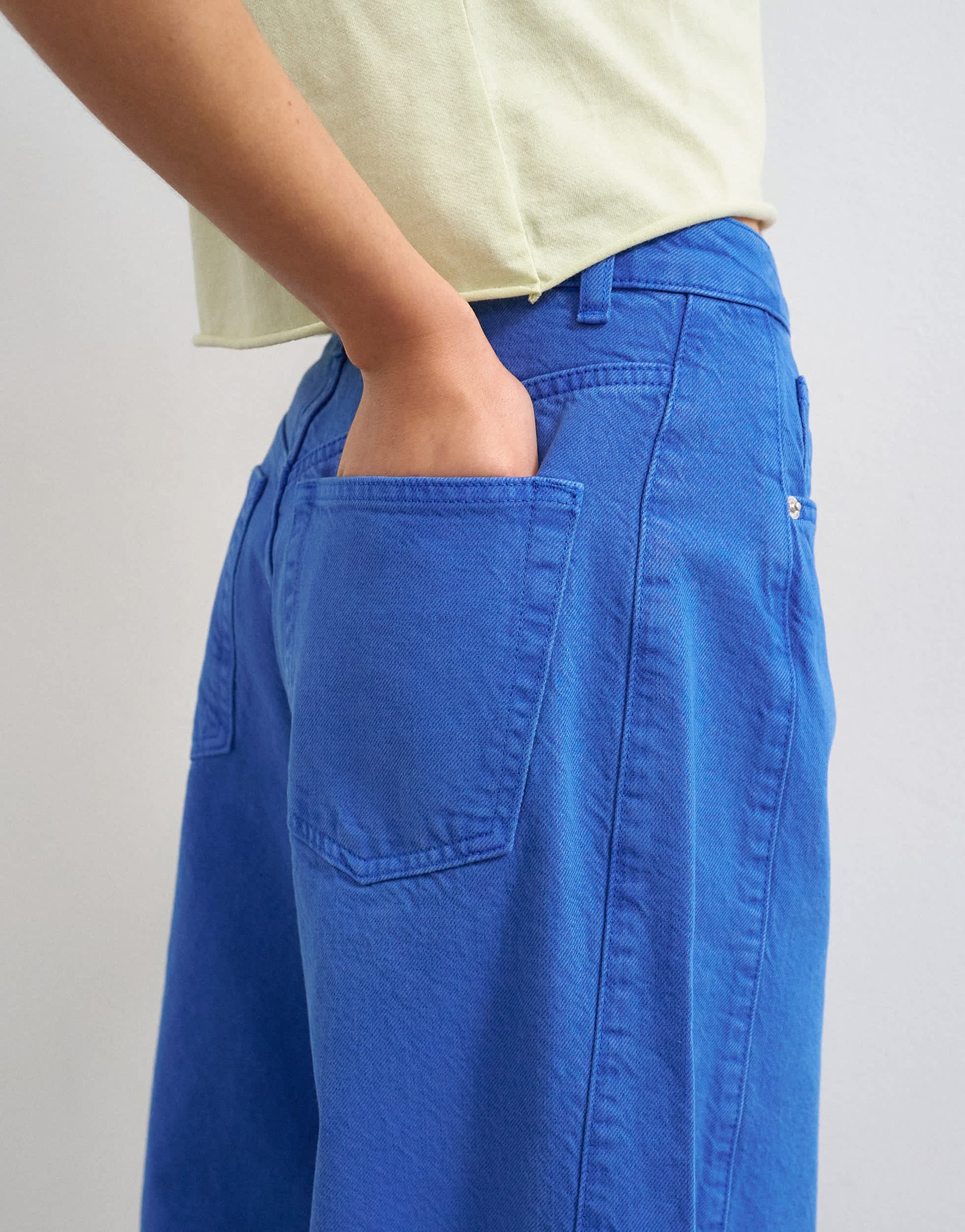Topshop mid rise crop barrel jean in cobalt blue